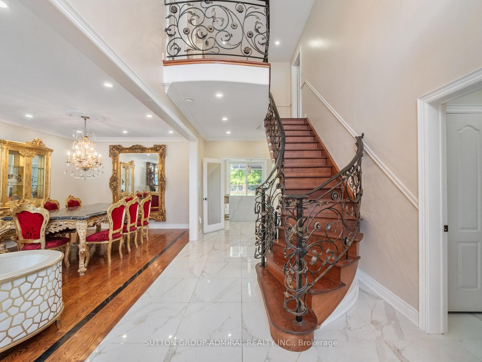 18 Thatcher Avenue photo 6