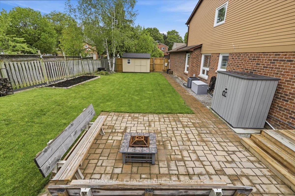 315 Woodlawn Crescent photo 43