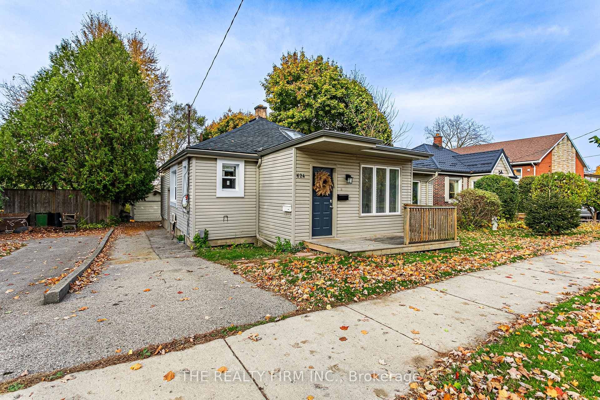 624 Grosvenor Street photo 3