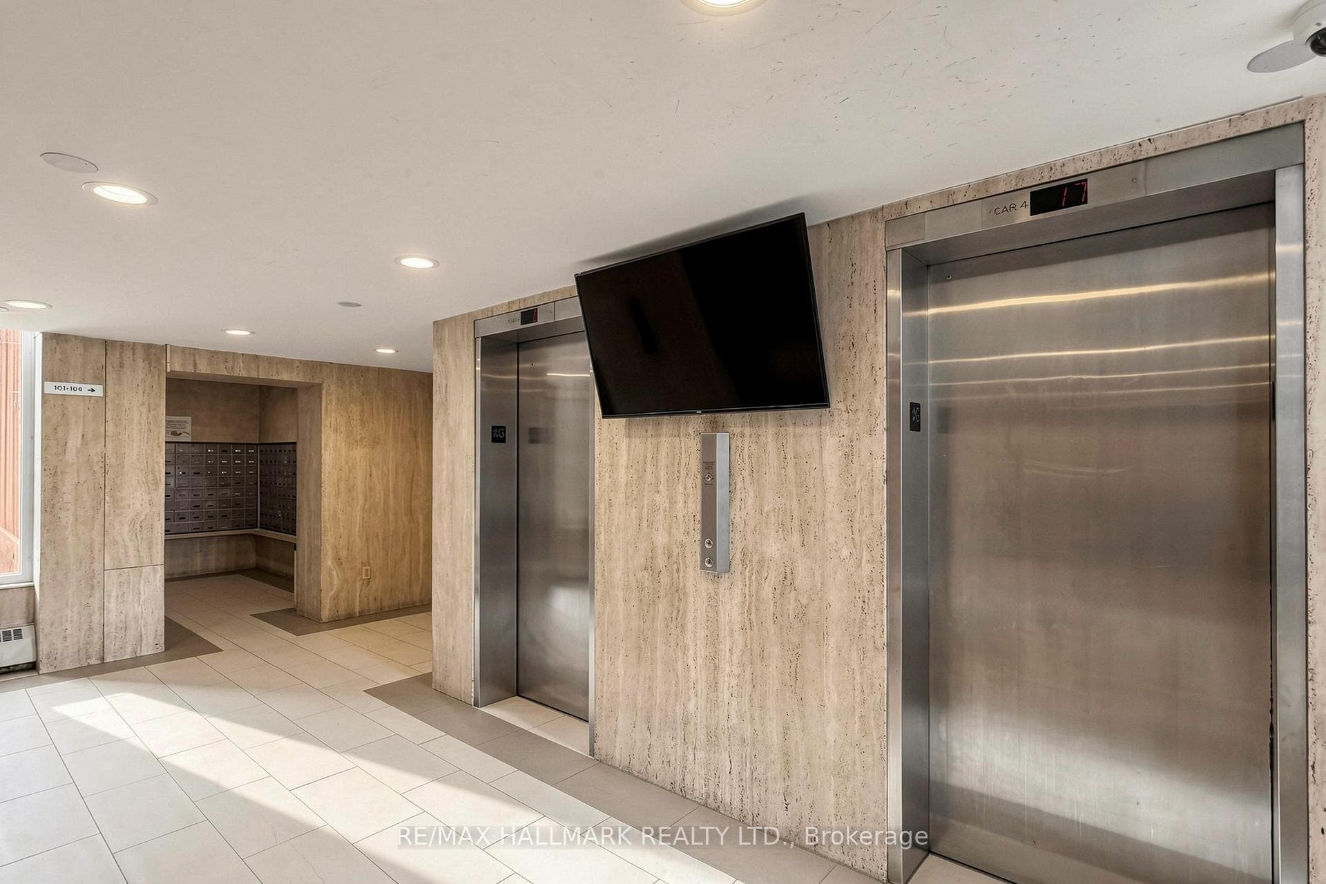 100 Leeward Glenway Unit 701 photo 25