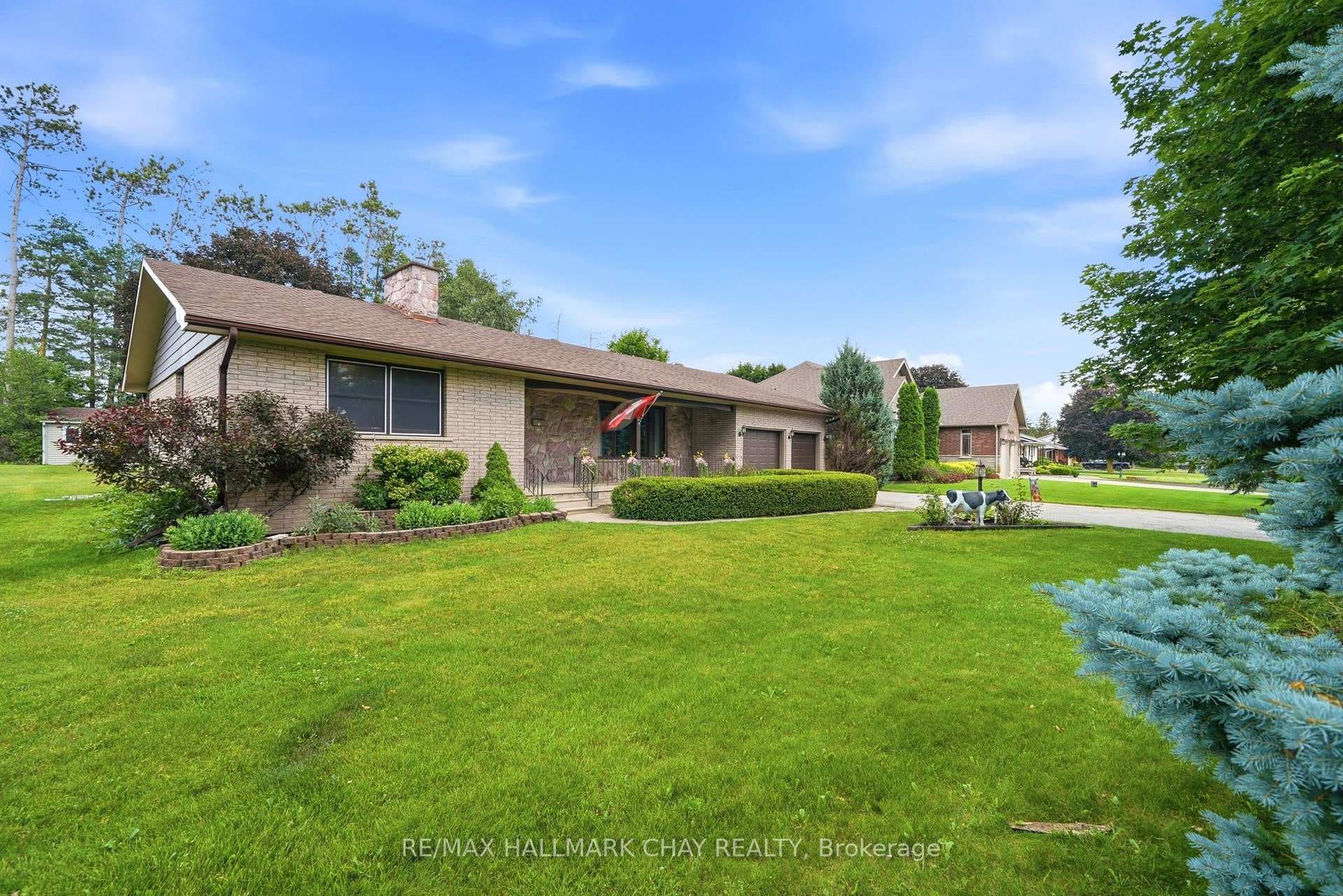 14 Douglas Drive photo 3