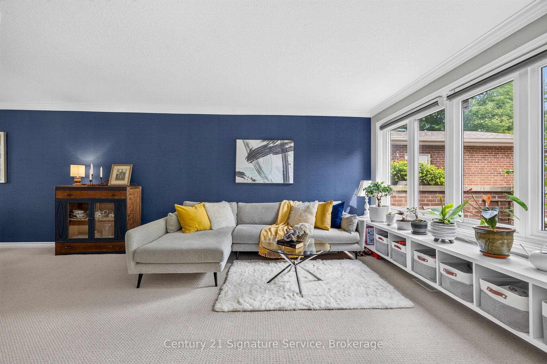 5183 Banting Court photo 14