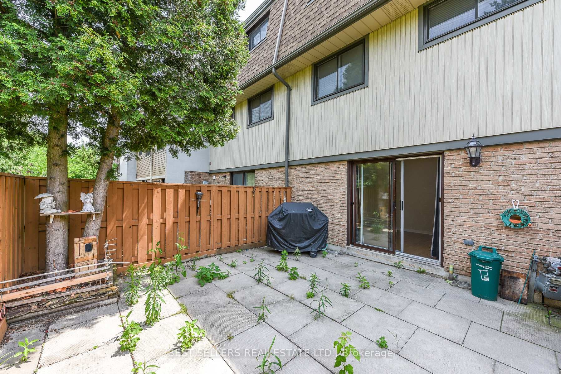 12 Ashton Crescent Unit 12 photo 38