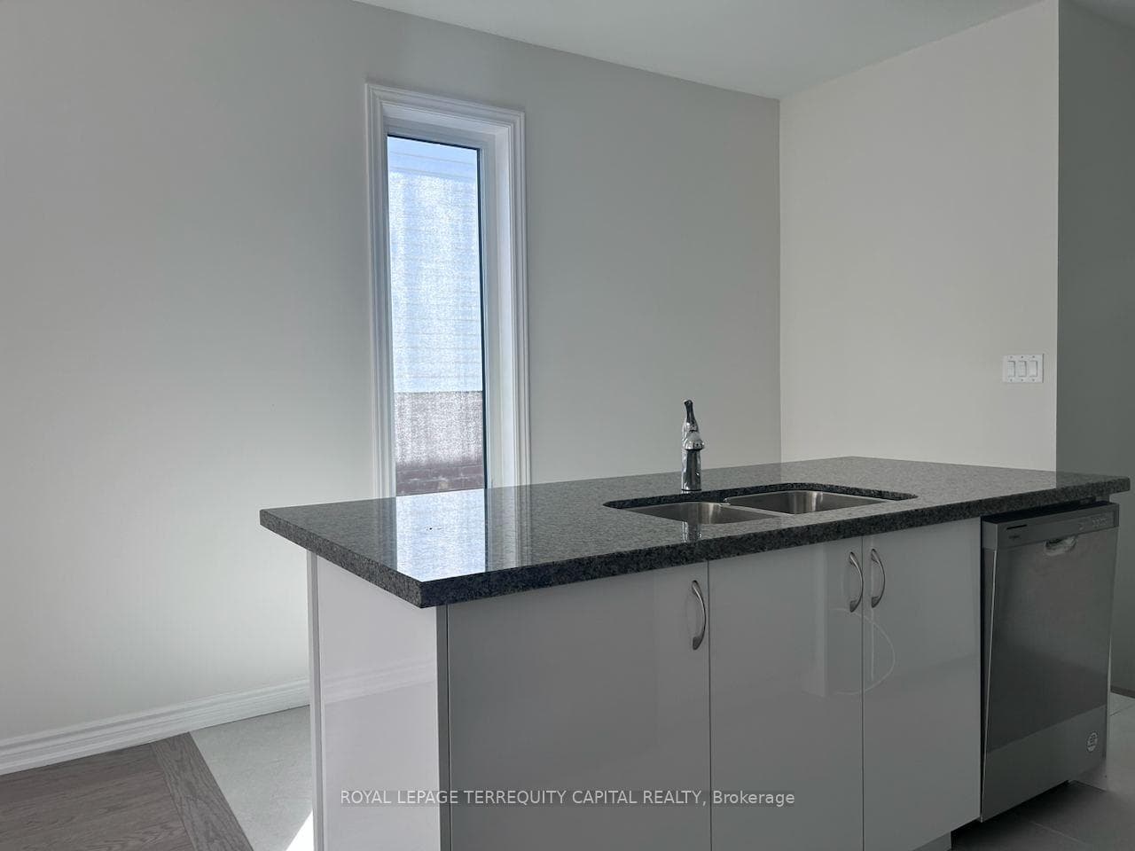 26 Valleybrook Road Unit Upper photo 10