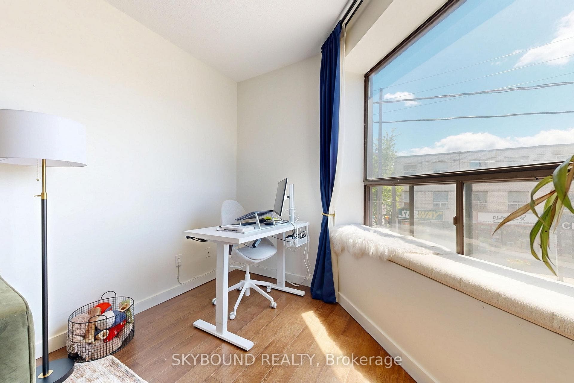 2104 Queen Street Unit B photo 7