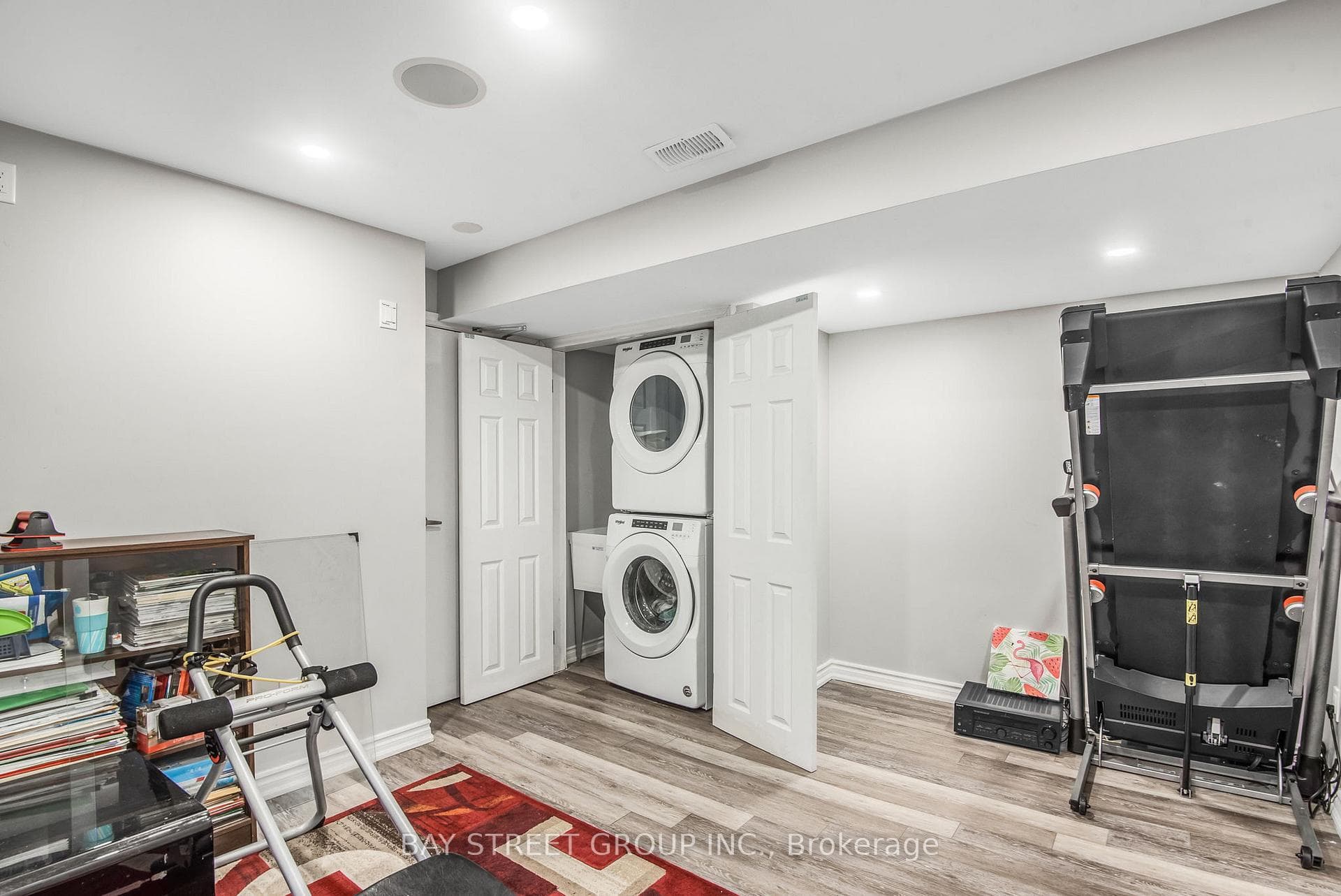 137 Oswell Drive photo 31