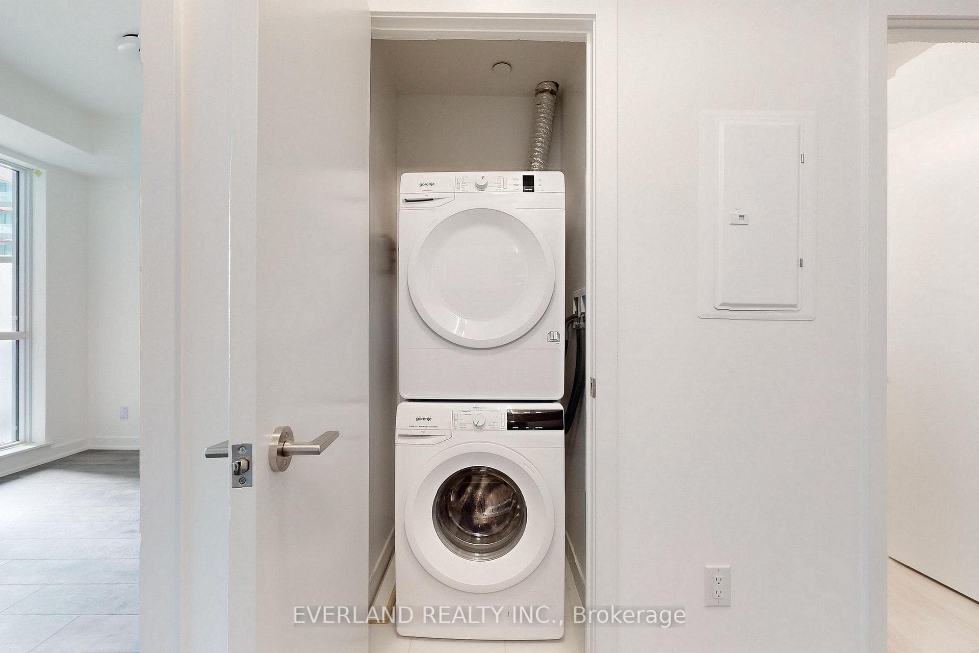 8888 Yonge Street Unit 527 photo 21