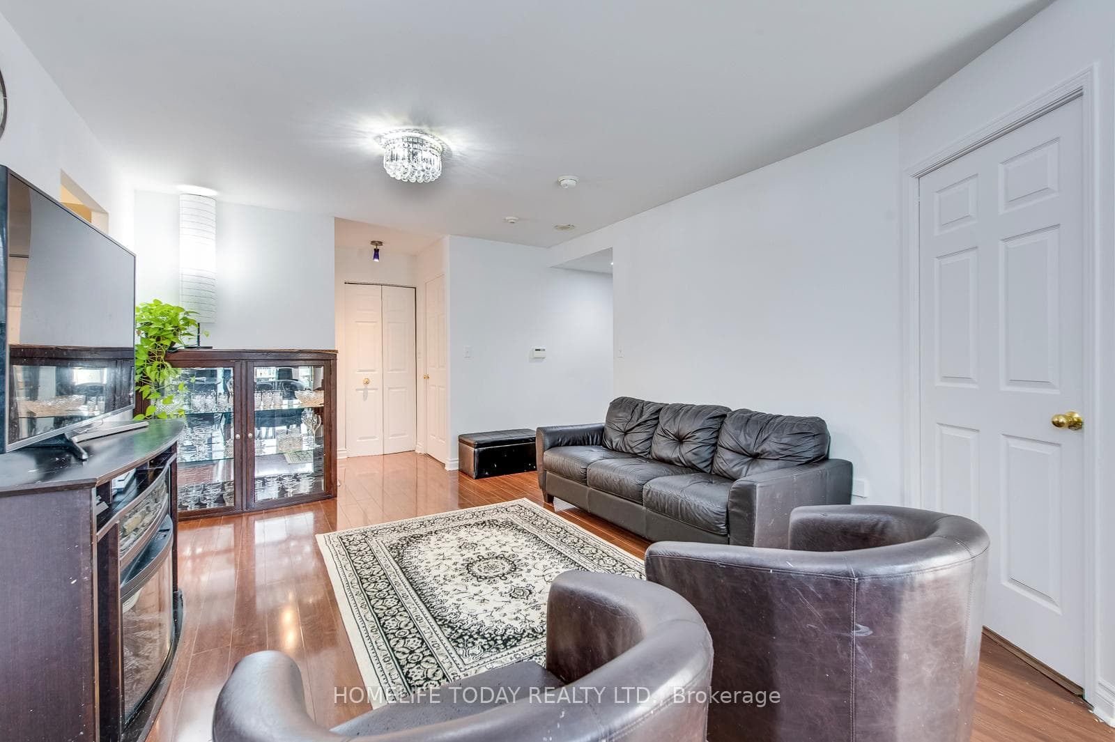 3 Pemberton Avenue Unit 402 photo 10