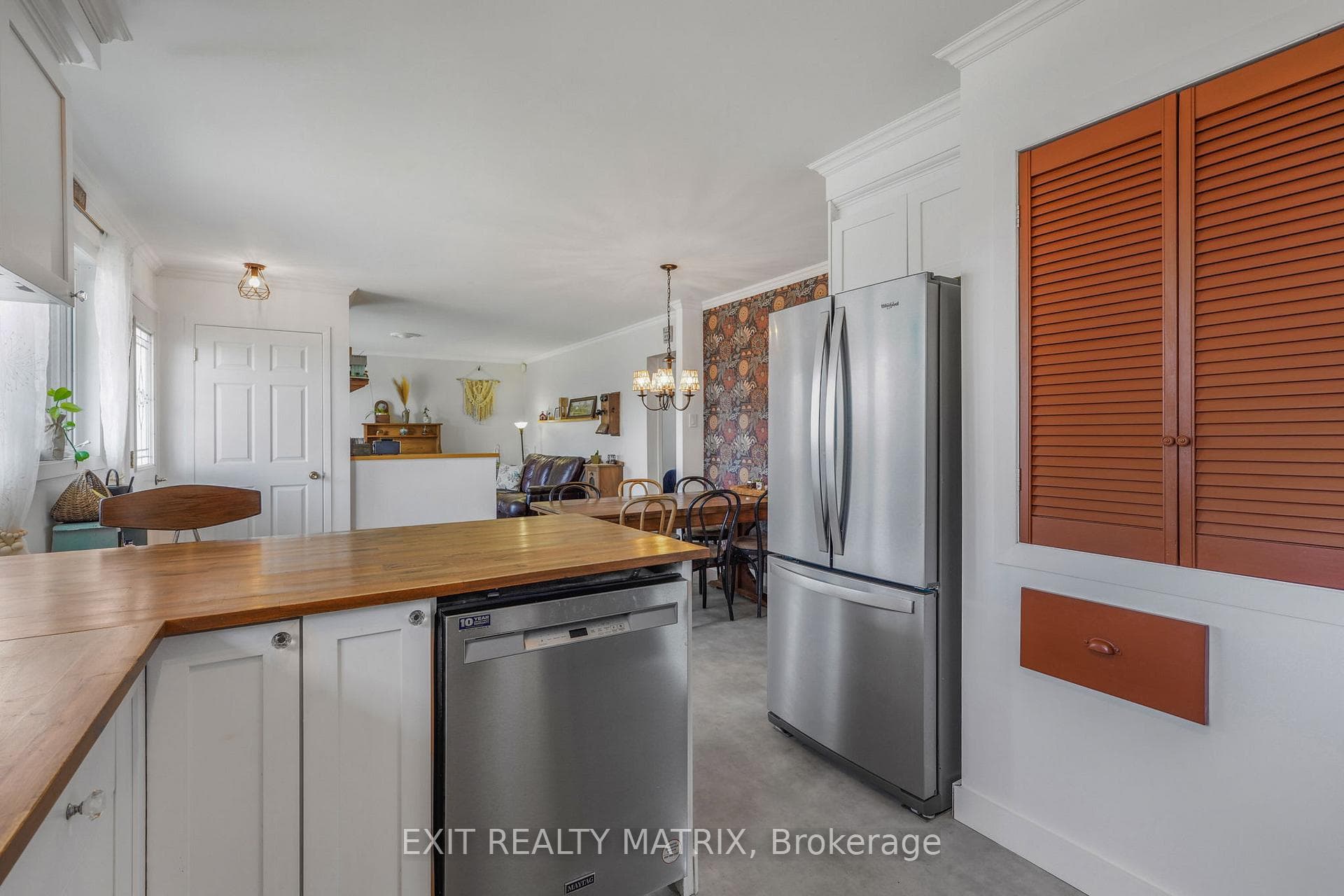 509 Ghislain Street photo 12