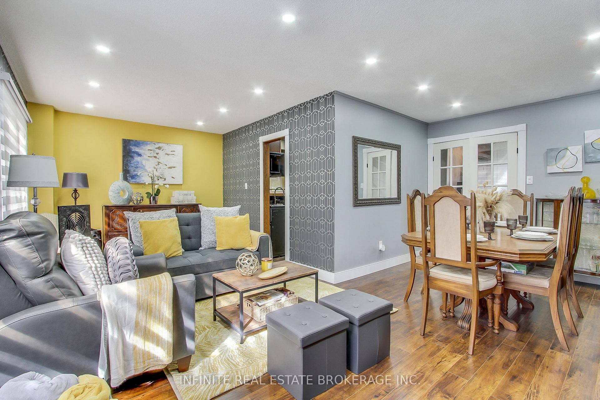 765 Queensbridge Drive photo 12