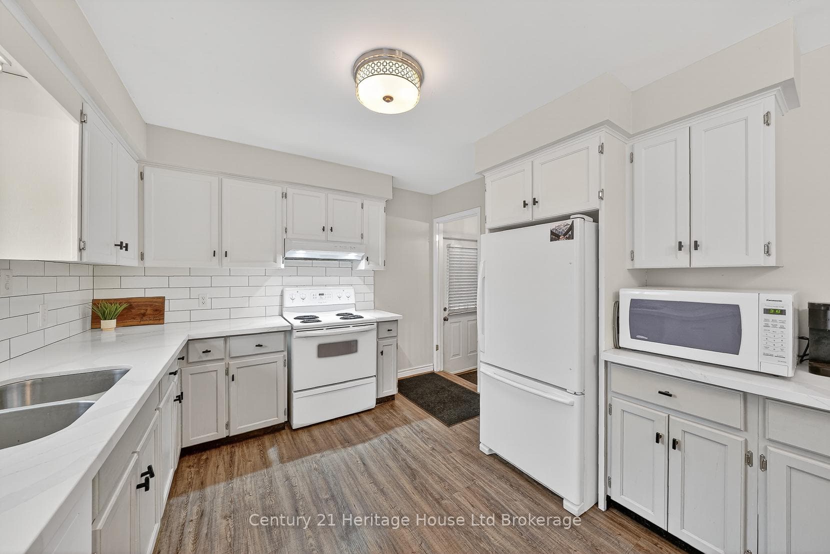 441 Ojibway Street photo 12