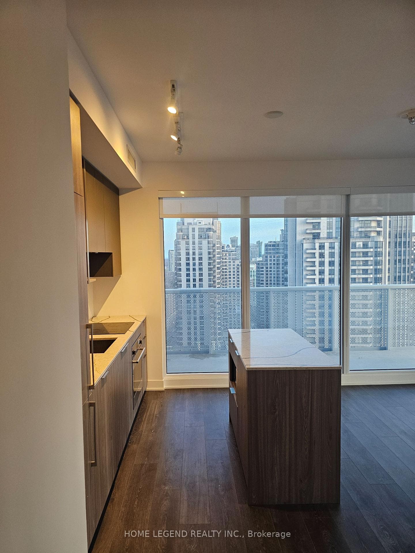 15 HOLMES Avenue Unit 2202 photo 2