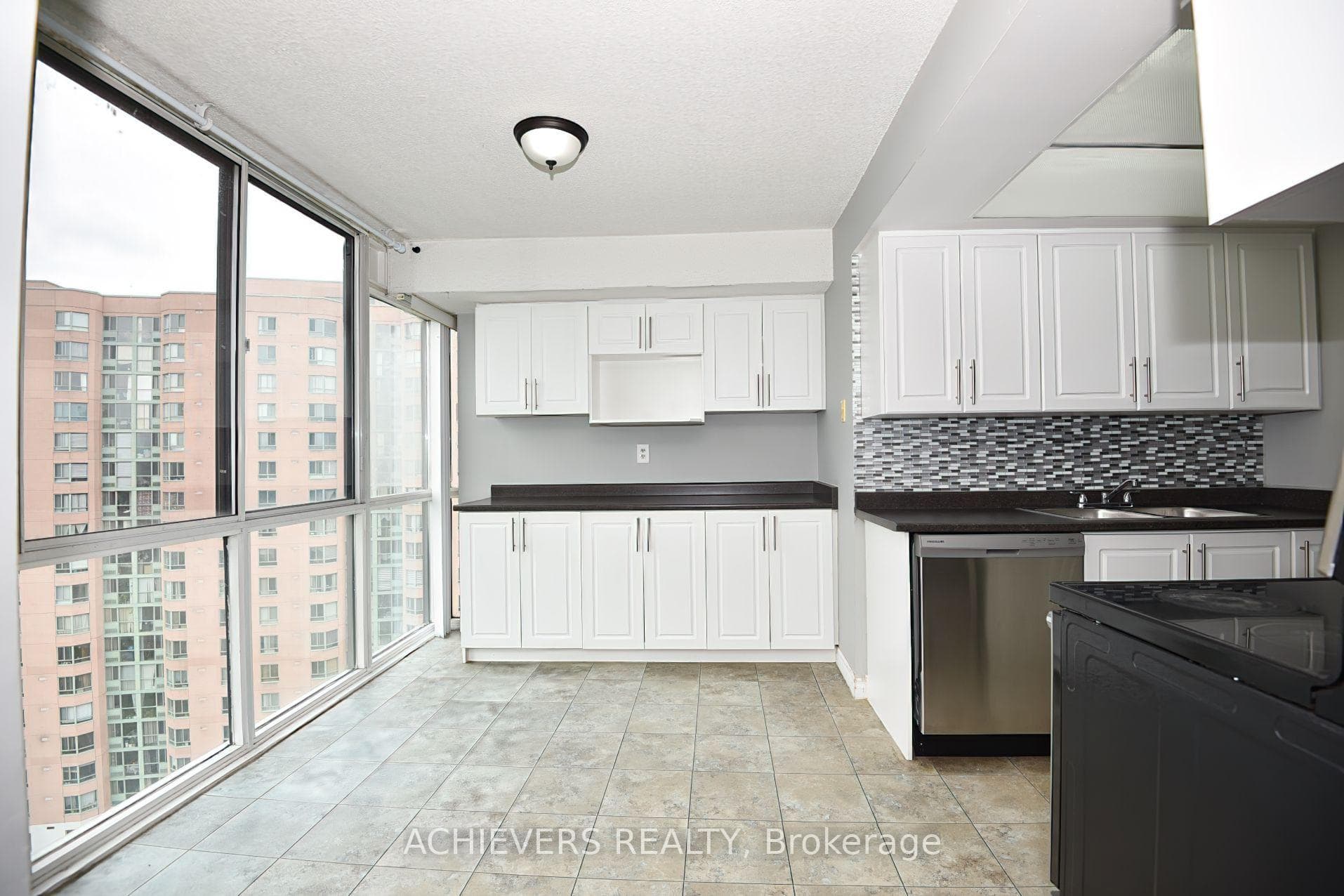 21 Markbrook Lane Unit 1512 photo 24