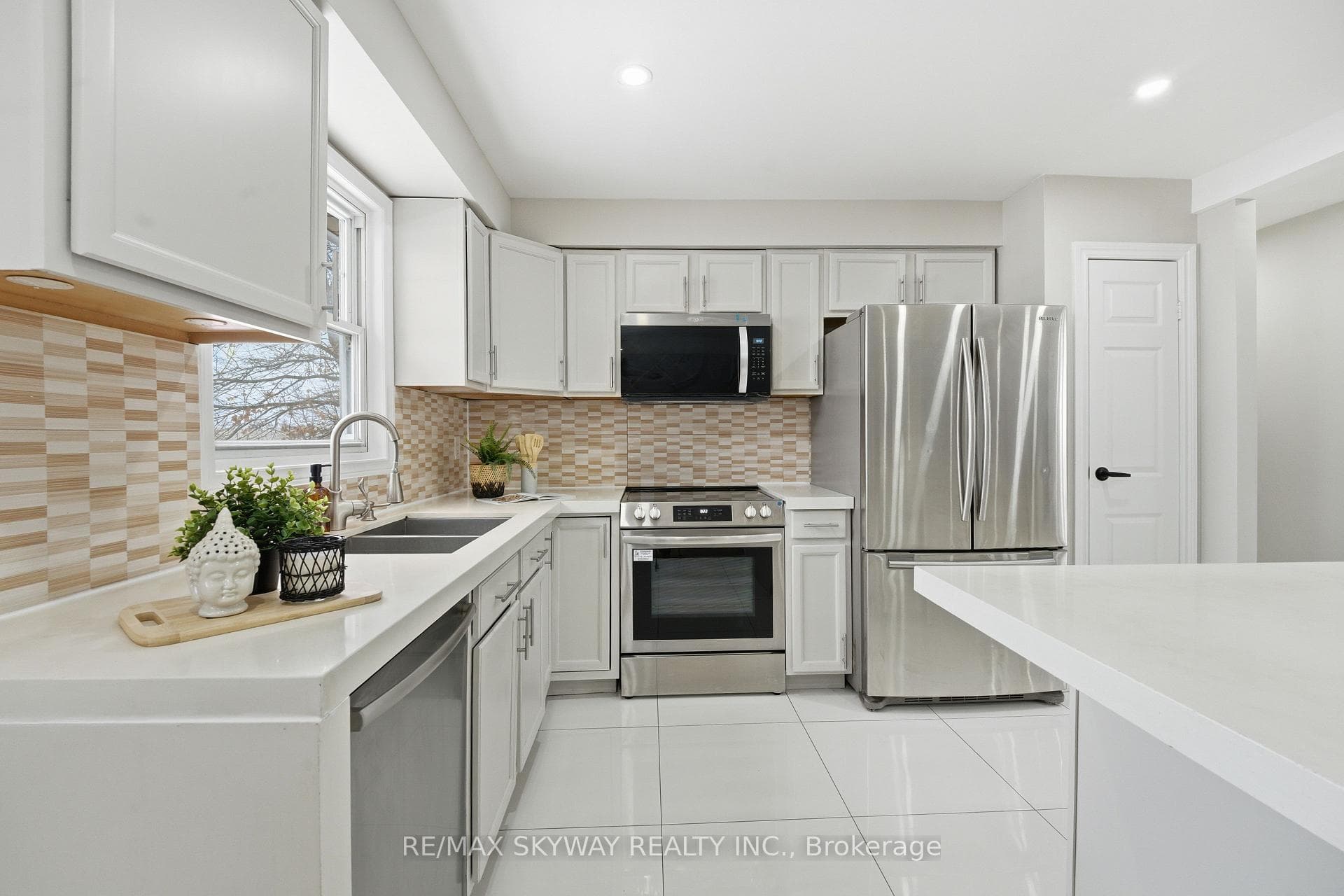 212 Rutherford Road photo 8