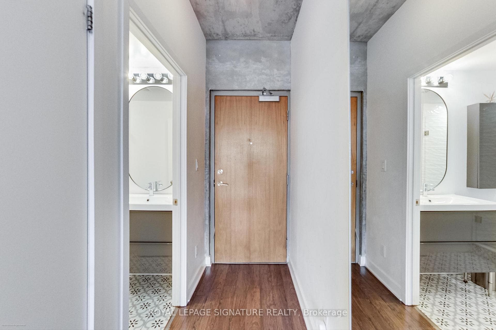 169 John Street Unit 904 photo 2