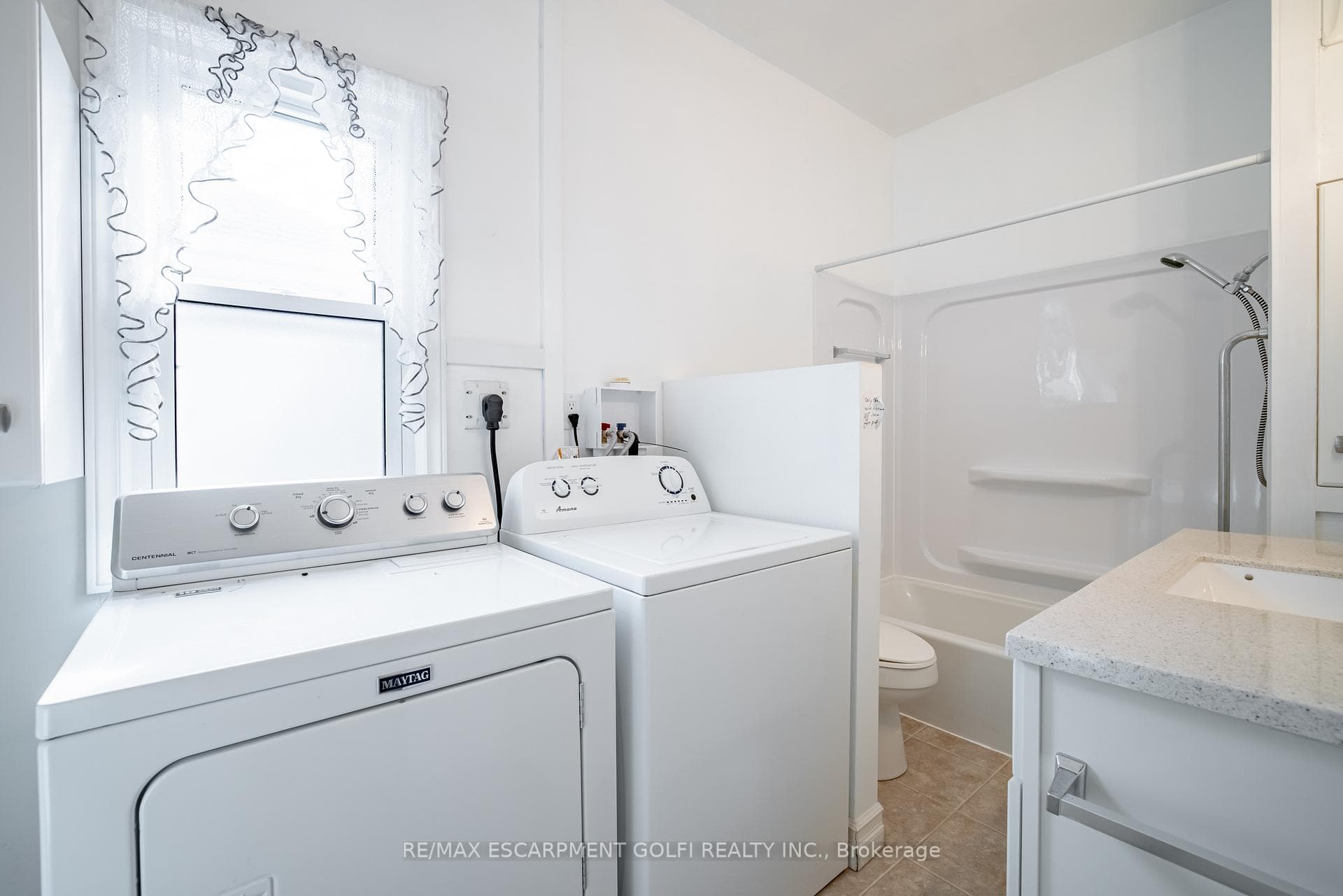 168 Welland Avenue photo 15