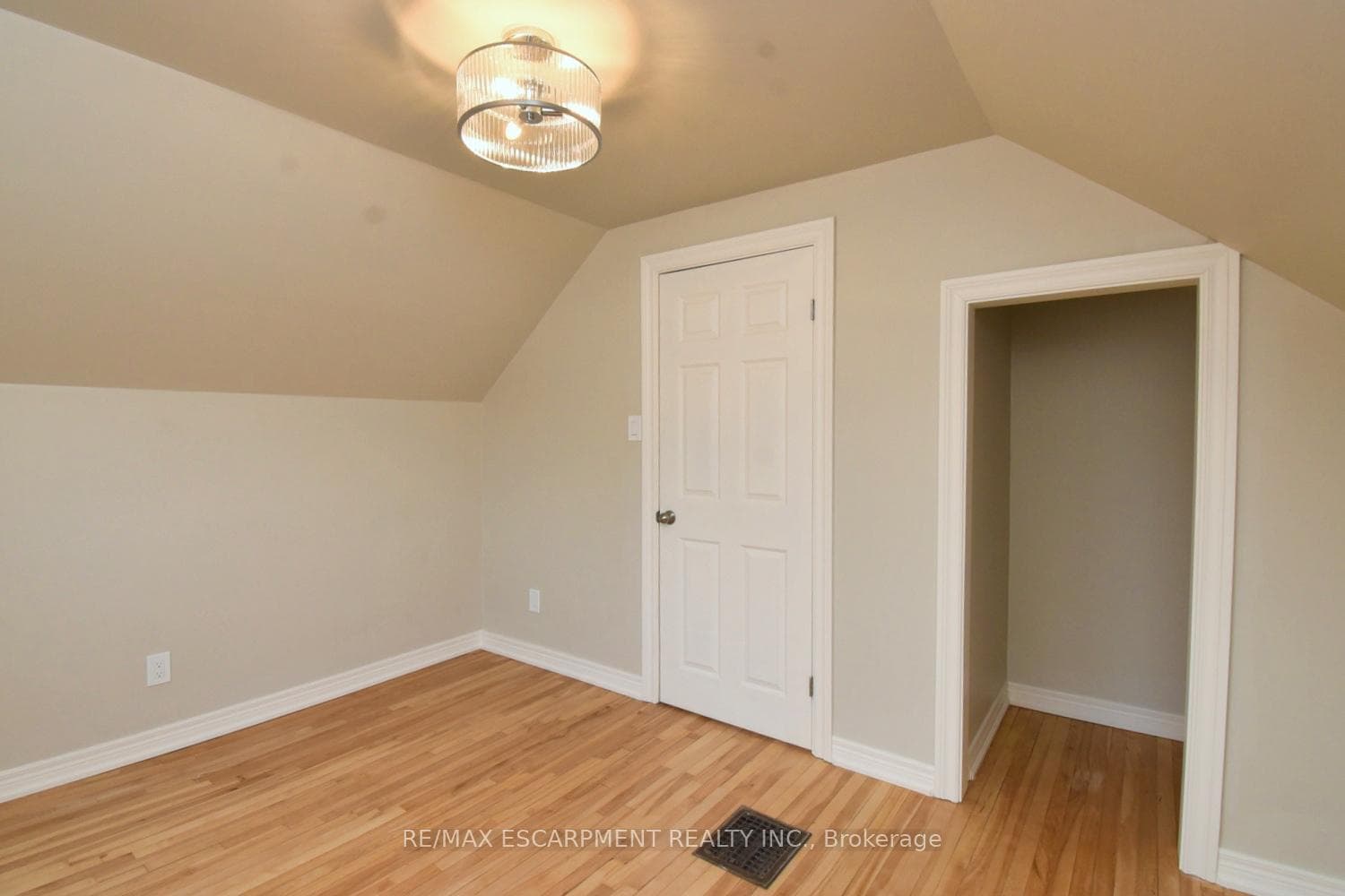 180 Adair Avenue photo 19