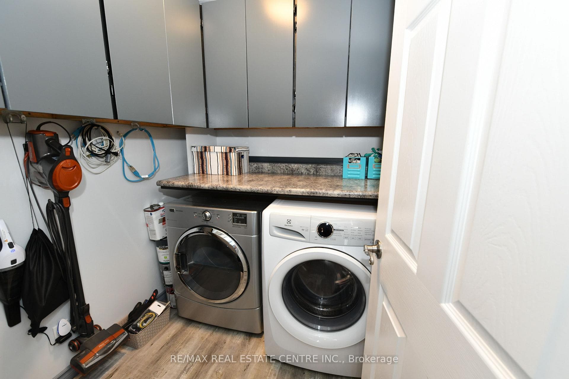 1429 SHEFFIELD Road photo 14