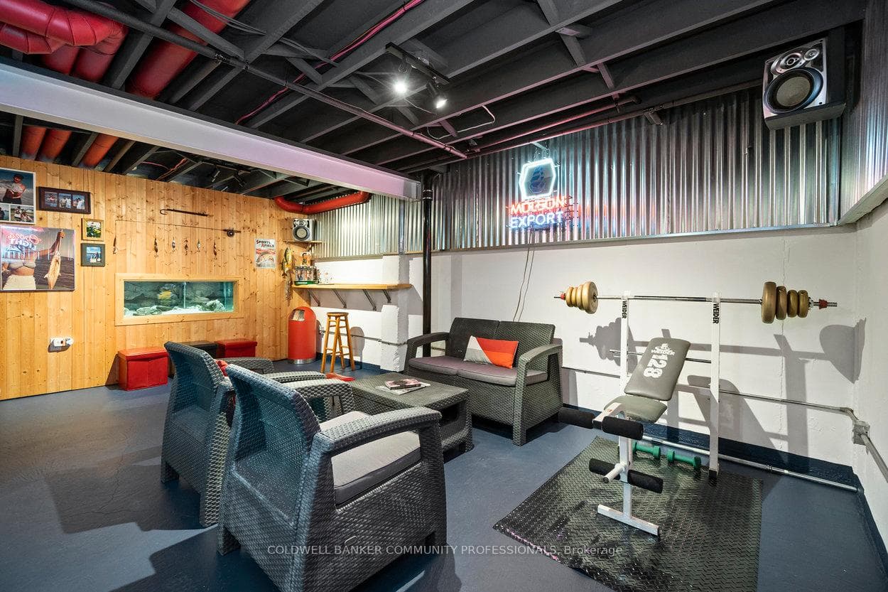 407 Devonshire Terrace photo 19