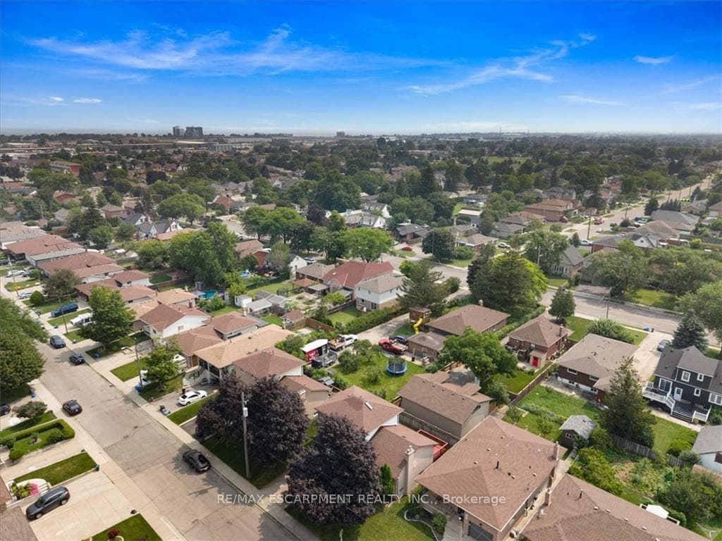 345 BERKINDALE Drive photo 41