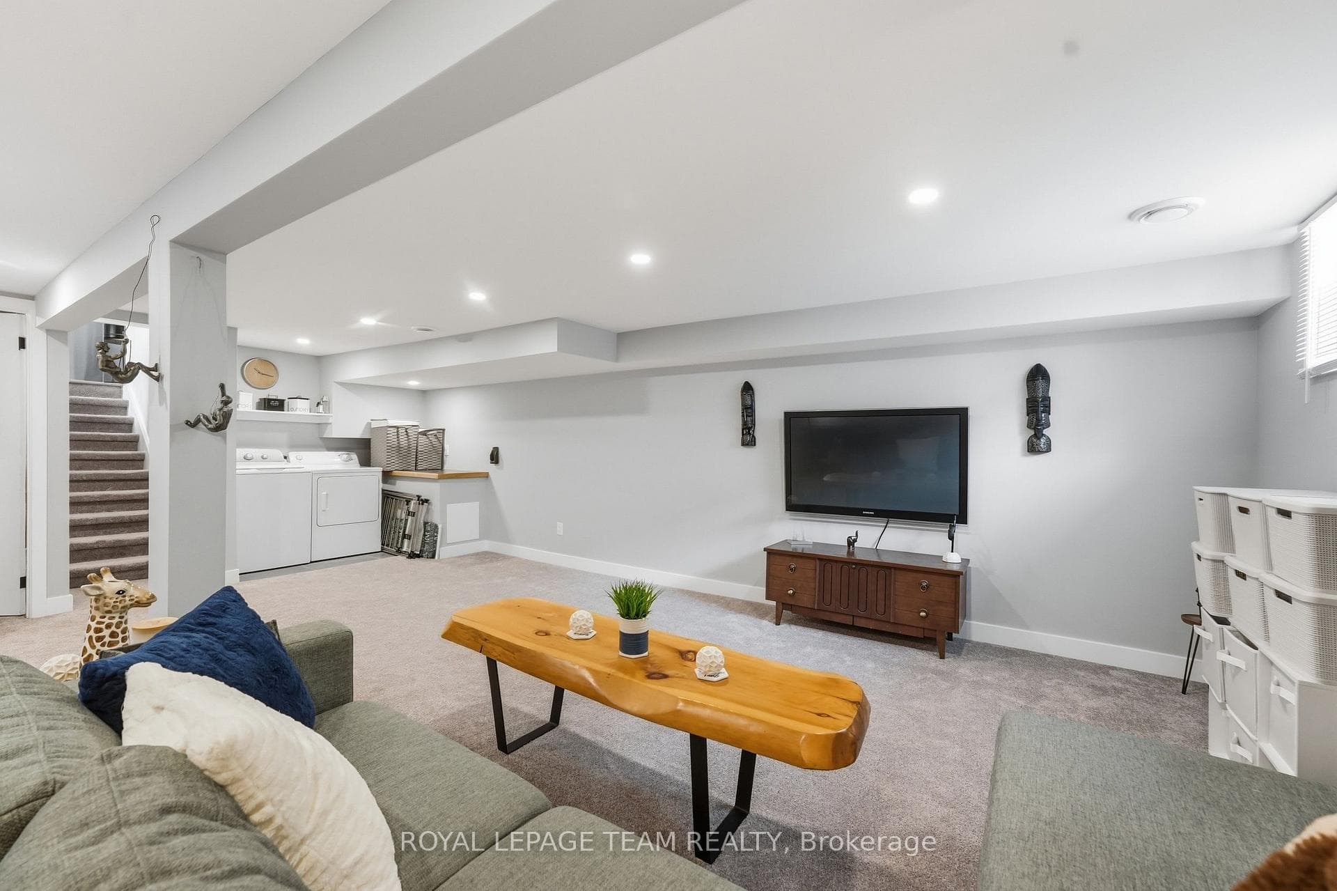 289 Montfort Street photo 35