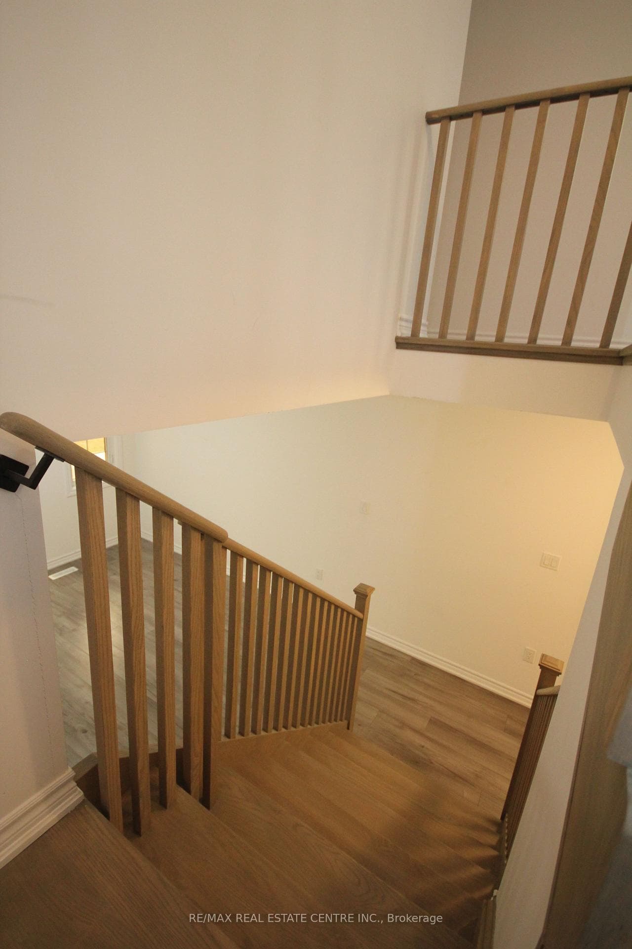 30 Wagon Lane photo 44