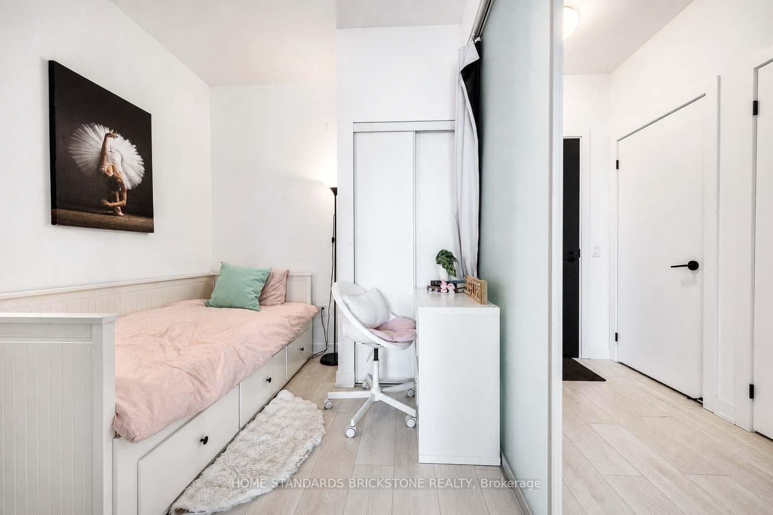 117 Broadway Avenue Unit 1705 photo 4
