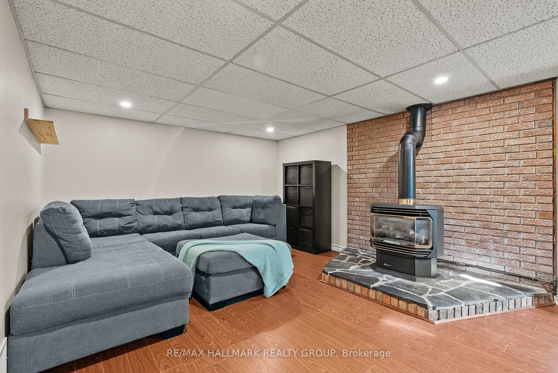 15 Elm Avenue photo 29