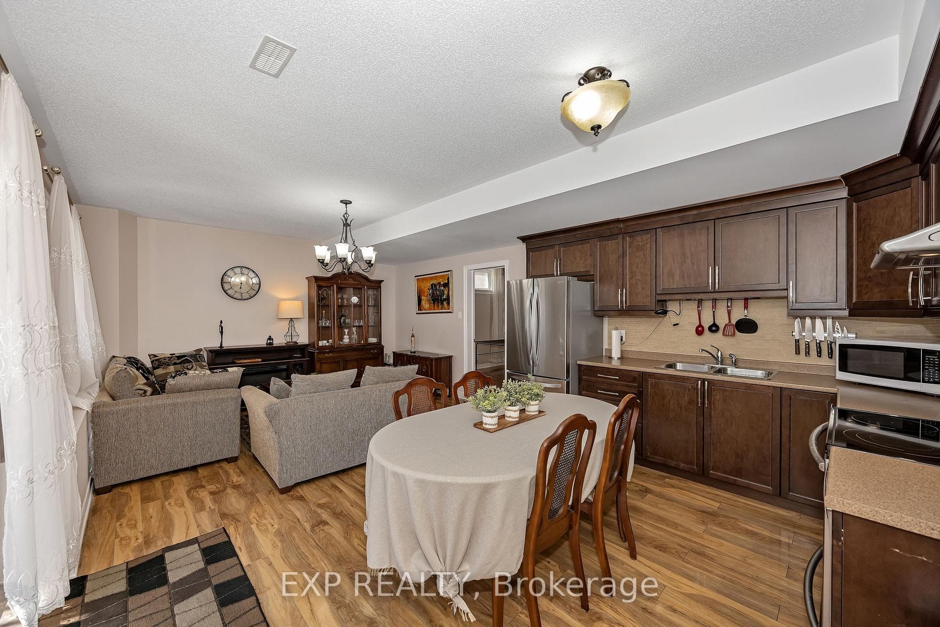 419 Landswood Way photo 37