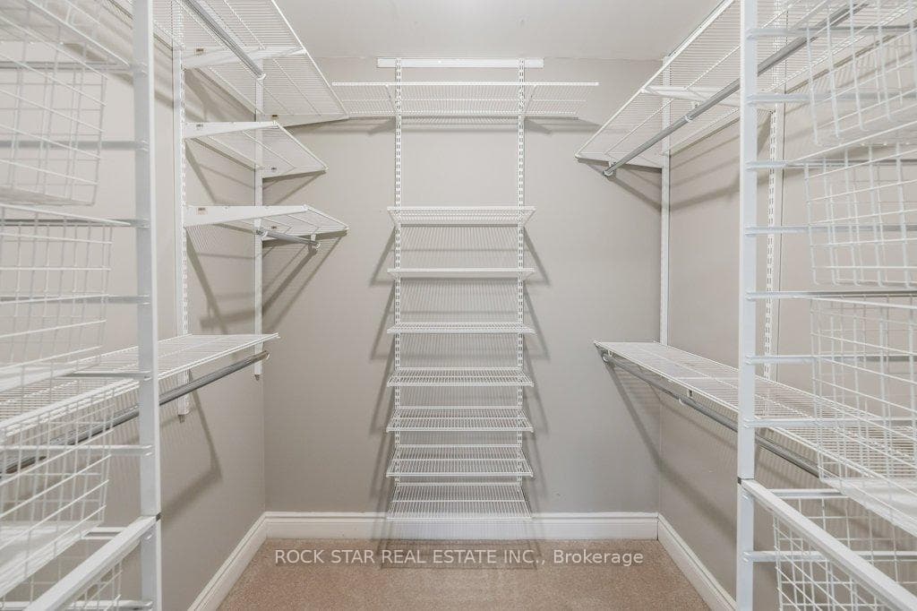 1477 Lakeshore Road Unit 302 photo 15