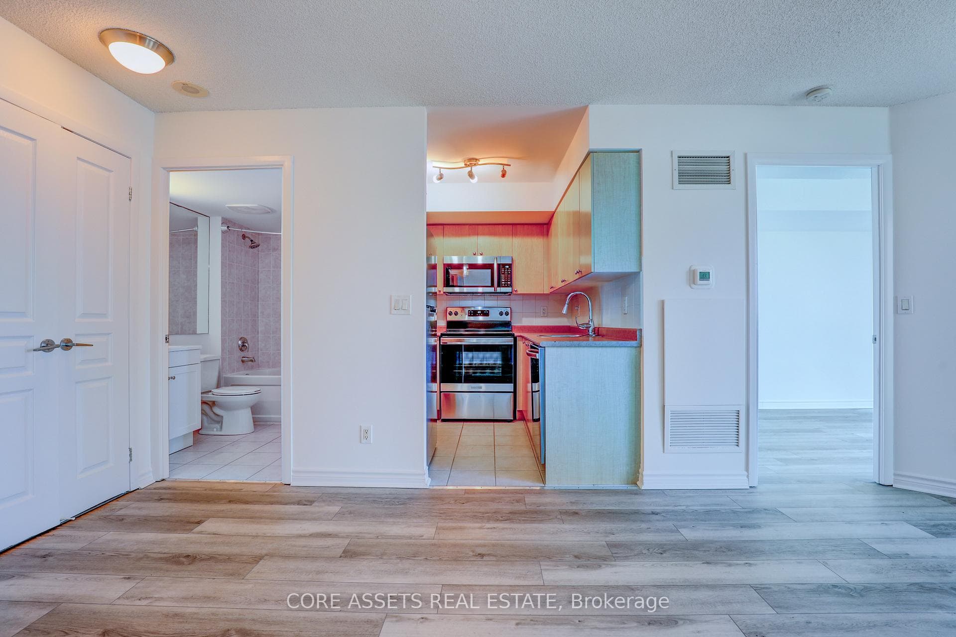 18 Yonge Street Unit 1210 photo 4