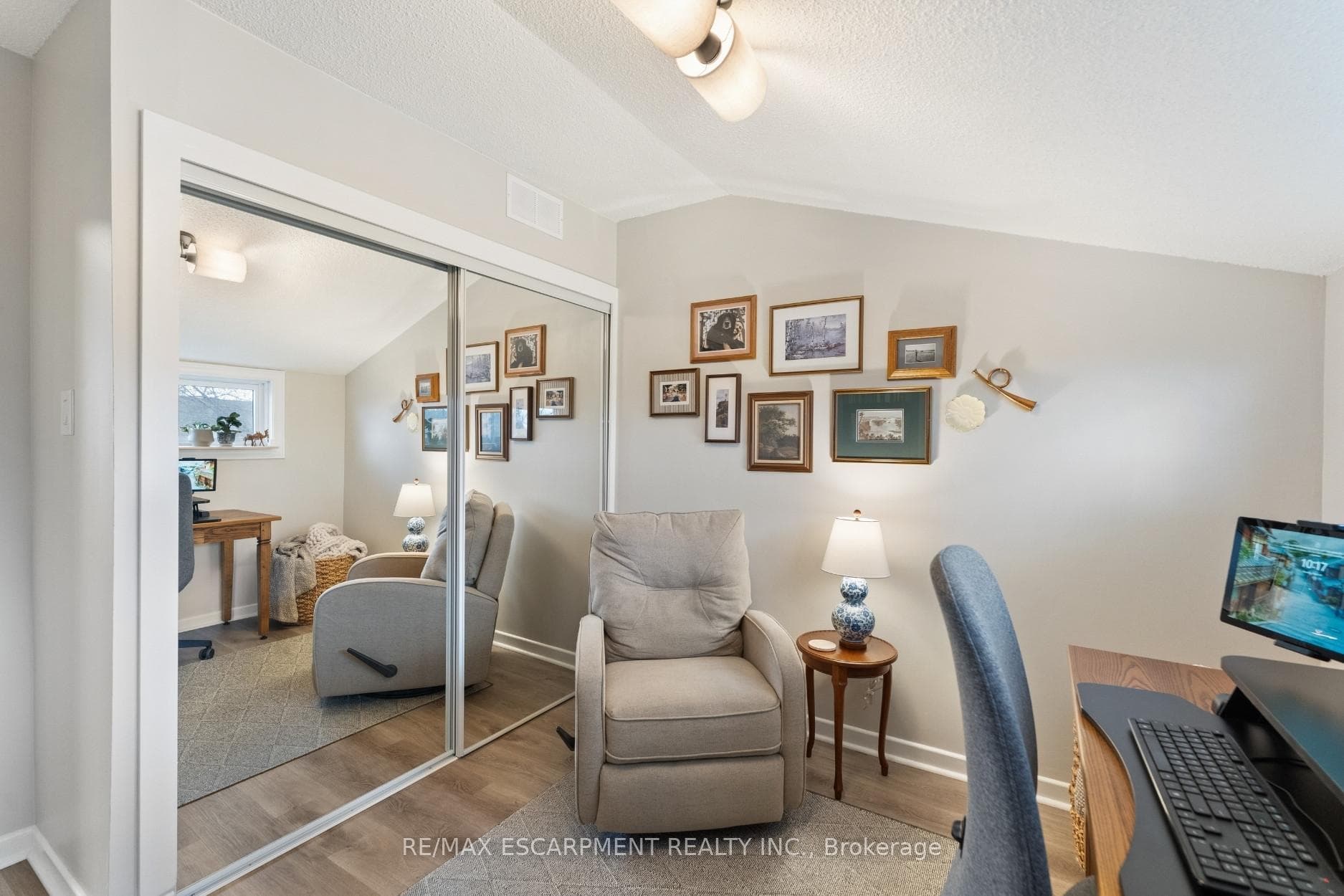 201 Queen Victoria Drive Unit 121 photo 18