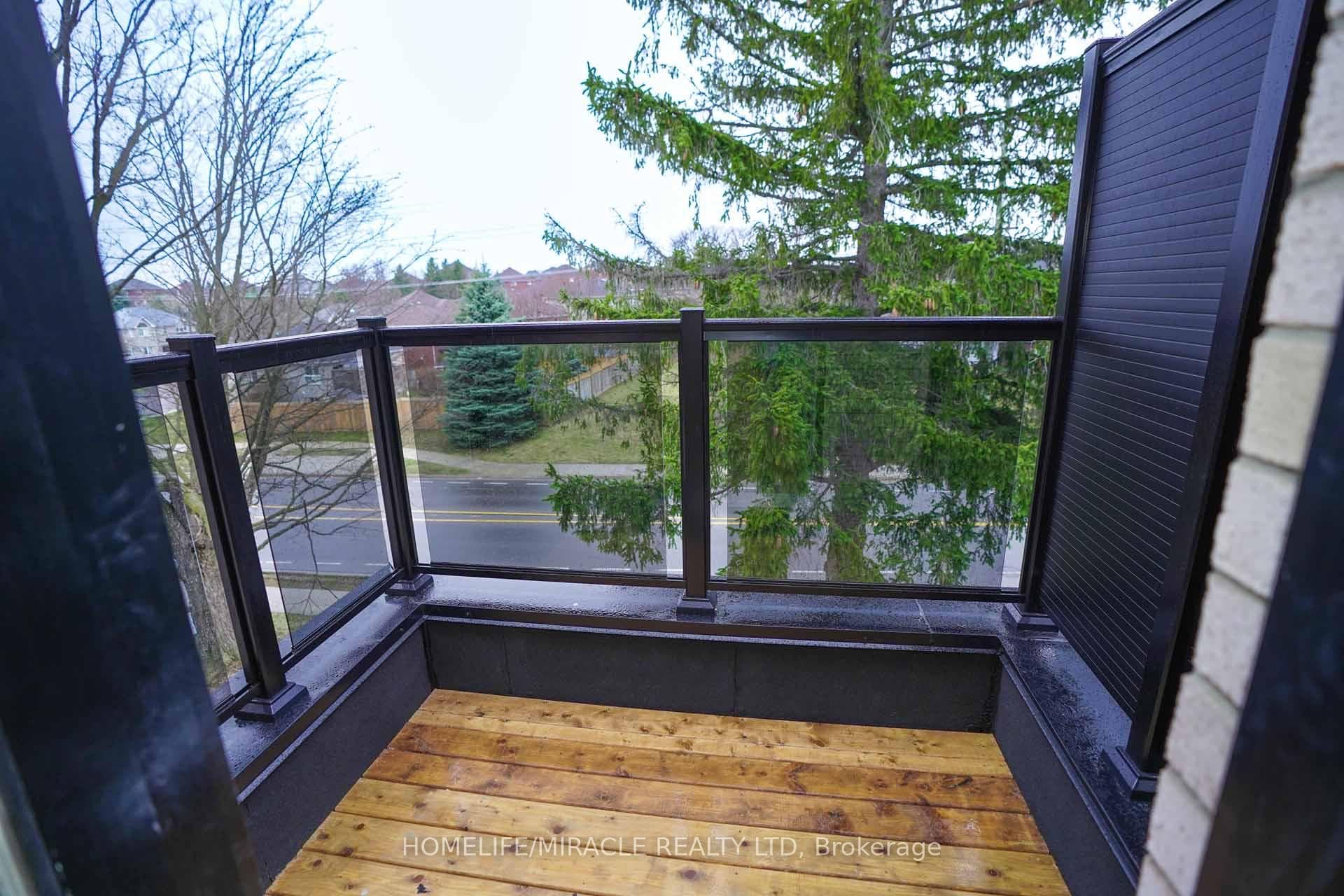 1561 Green Road photo 26