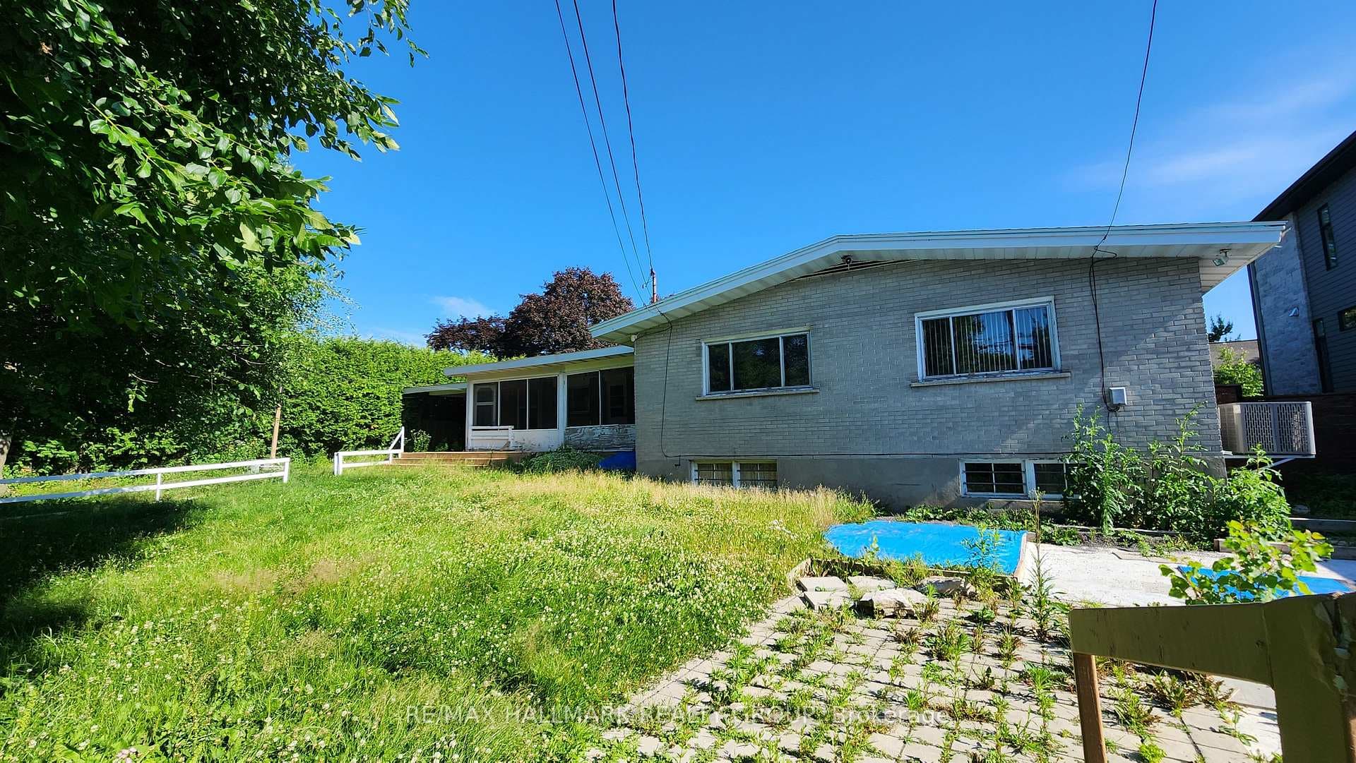 447 ROGER Road photo 27