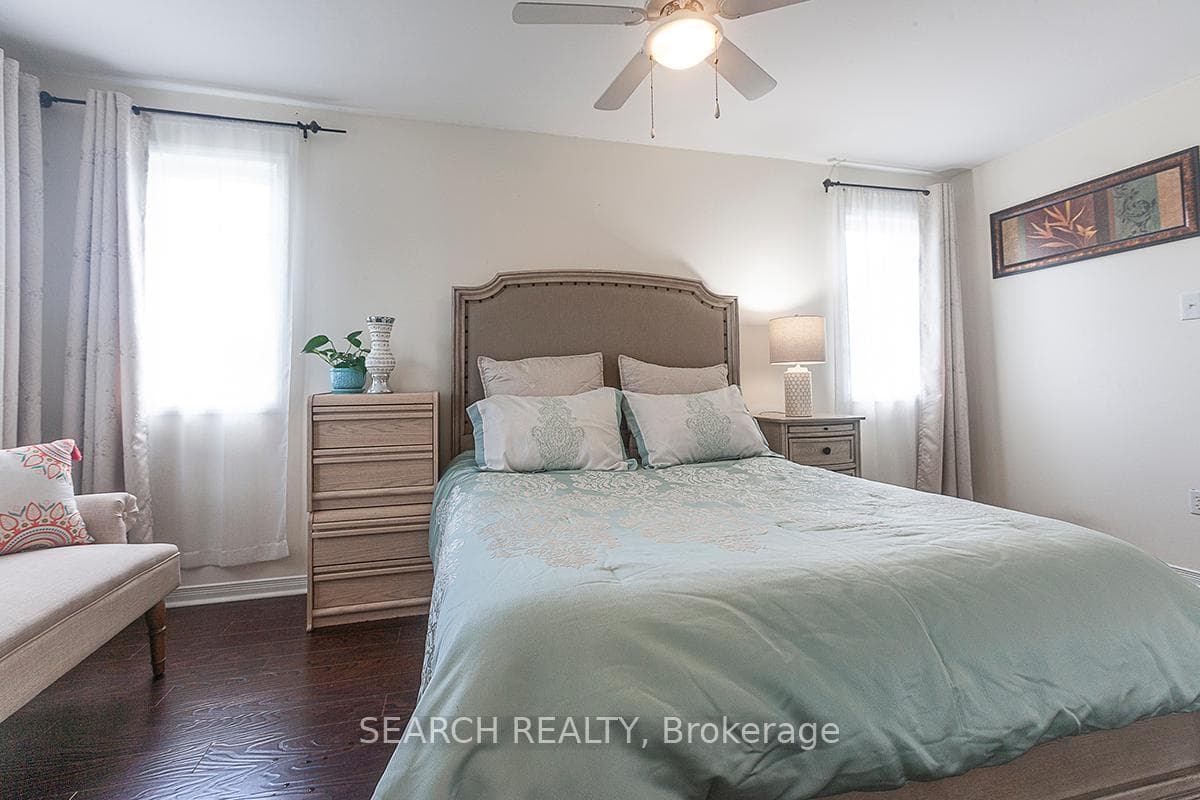 75 Olympia Crescent photo 17