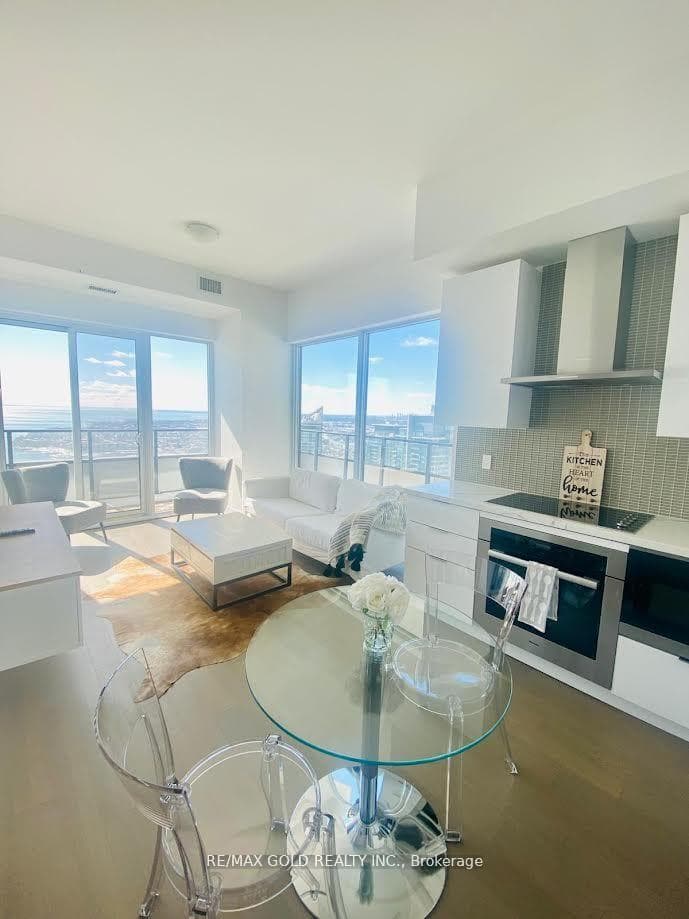 20 Shore Breeze Drive Unit 4501 photo 4