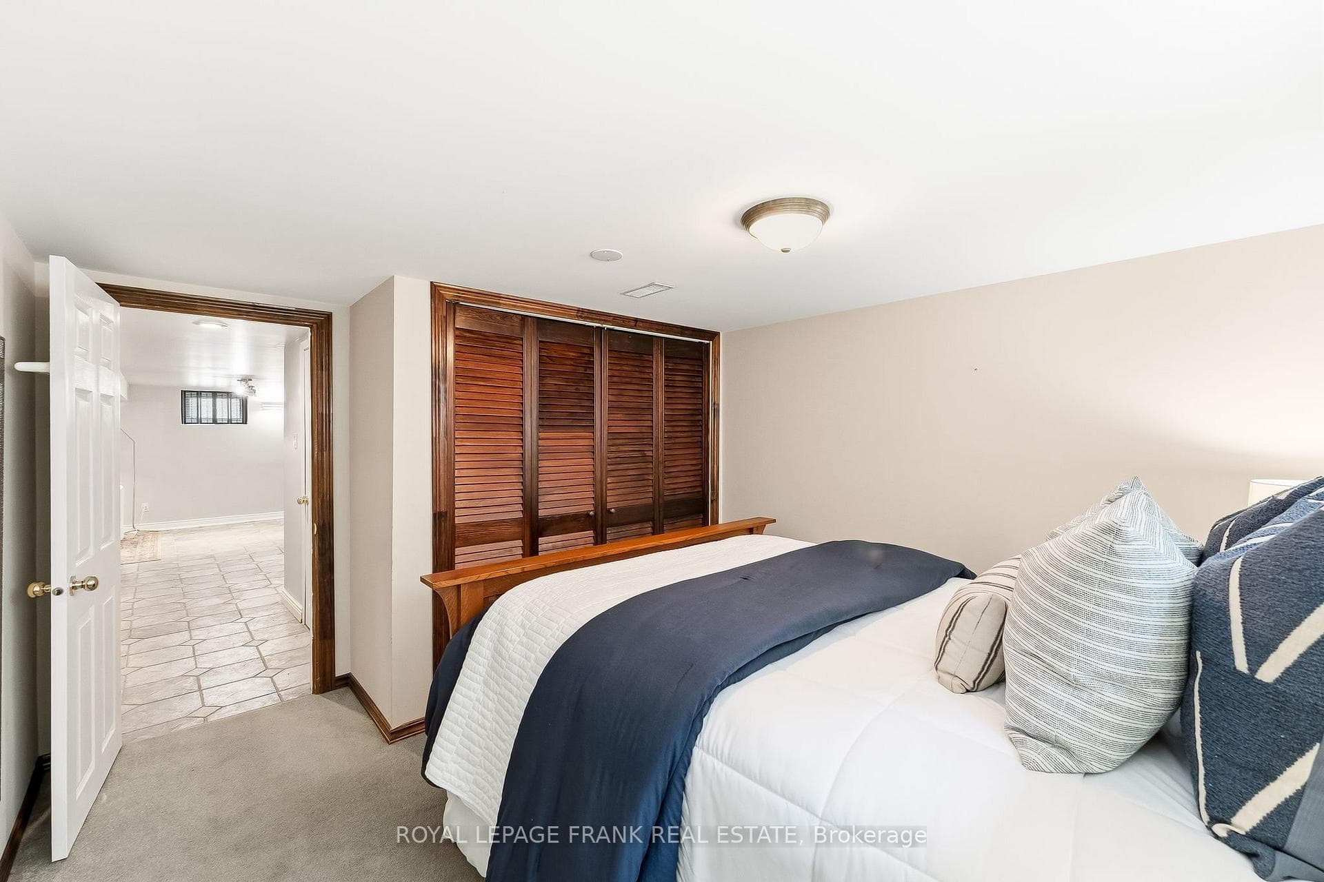 1212 Valley Drive photo 32