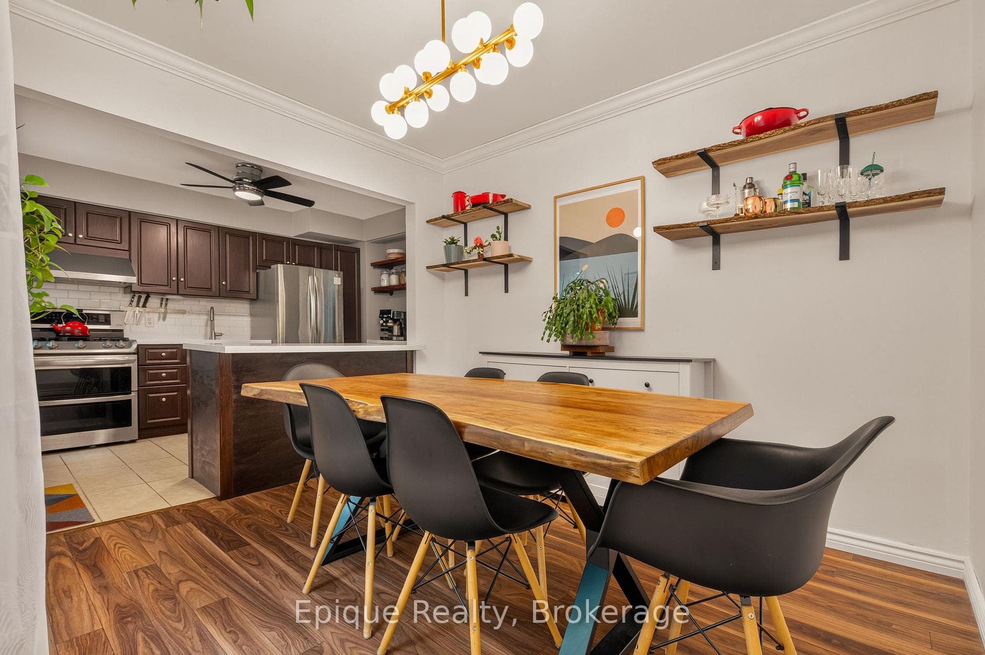 93 Graham Avenue photo 17