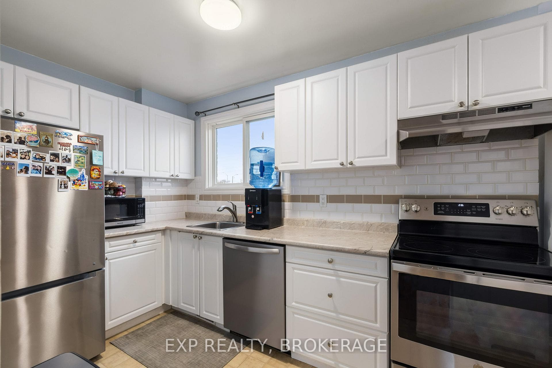 857 Datzell Lane Unit 90 photo 15