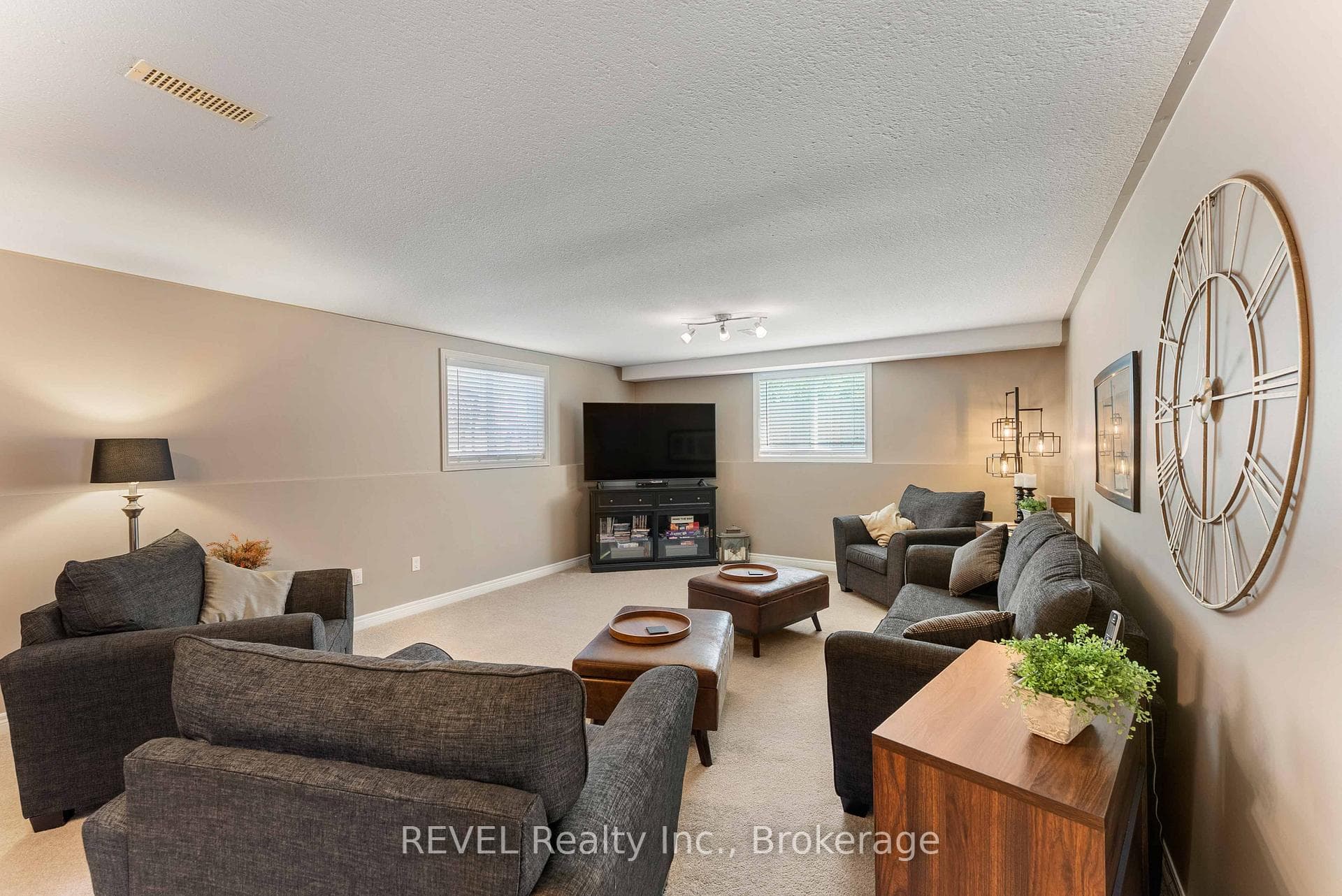35 Hunter Drive photo 20