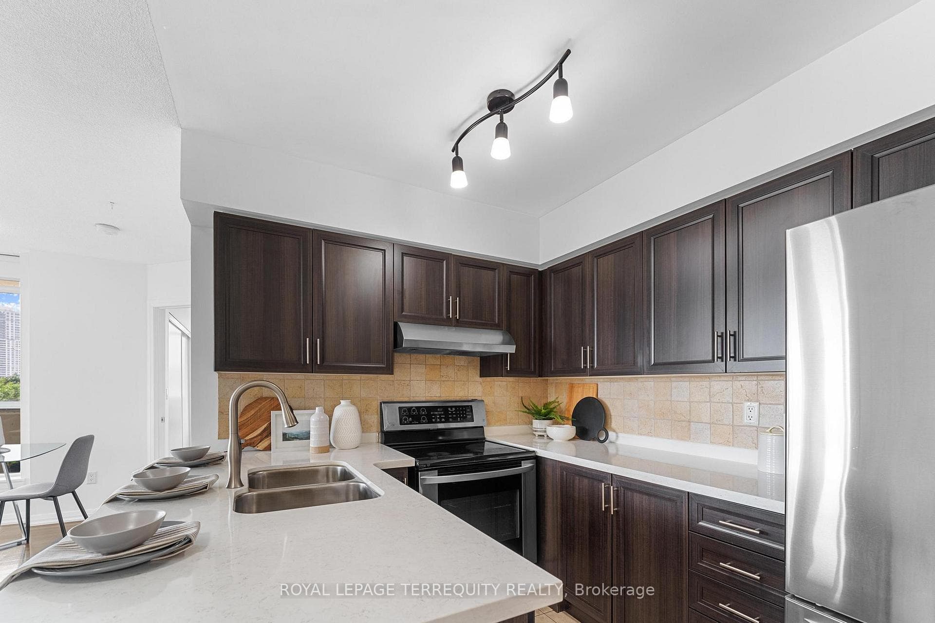 220 Forum Drive Unit 404 photo 7