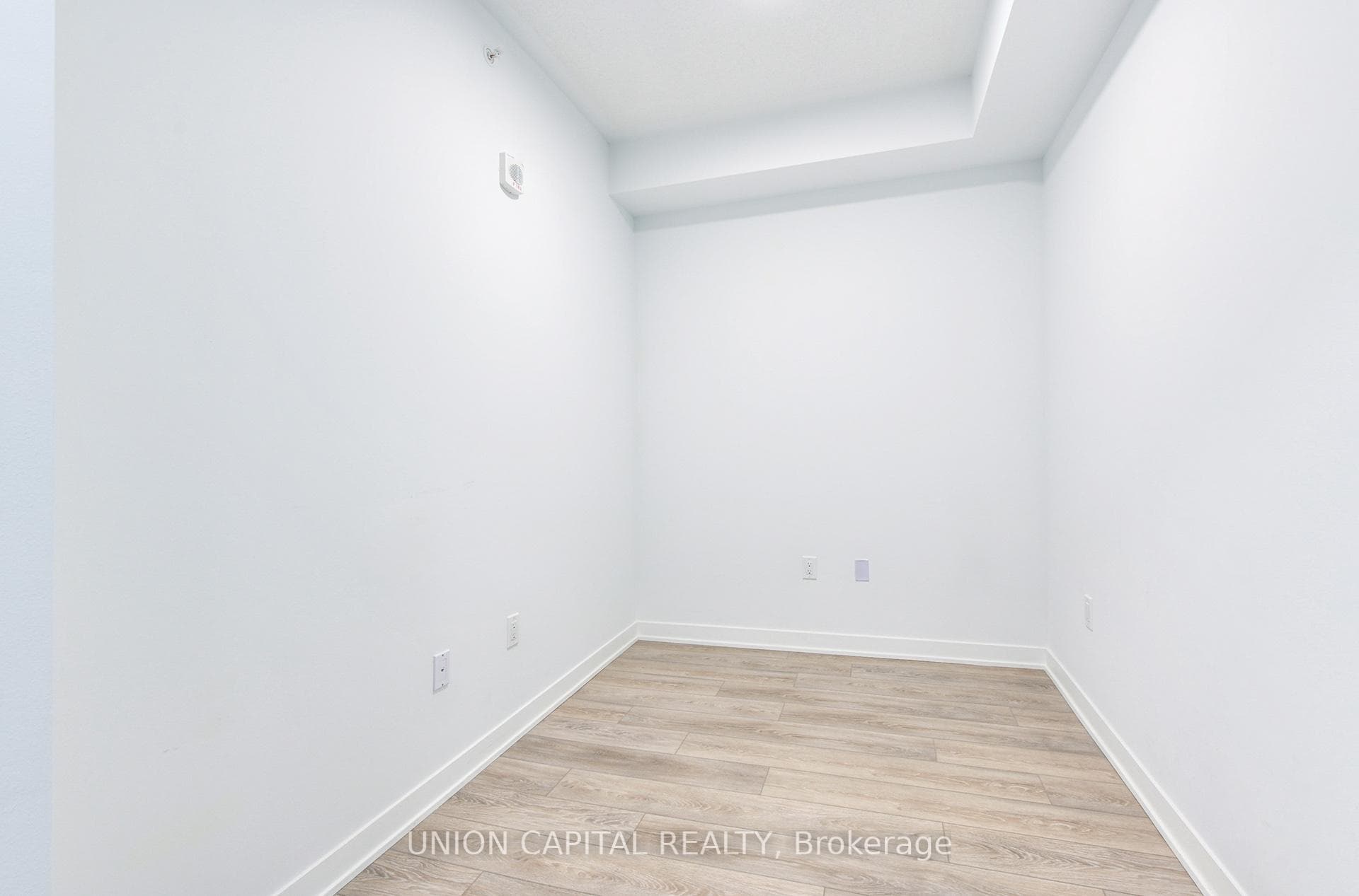 385 Arctic Red Drive Unit 209 photo 10