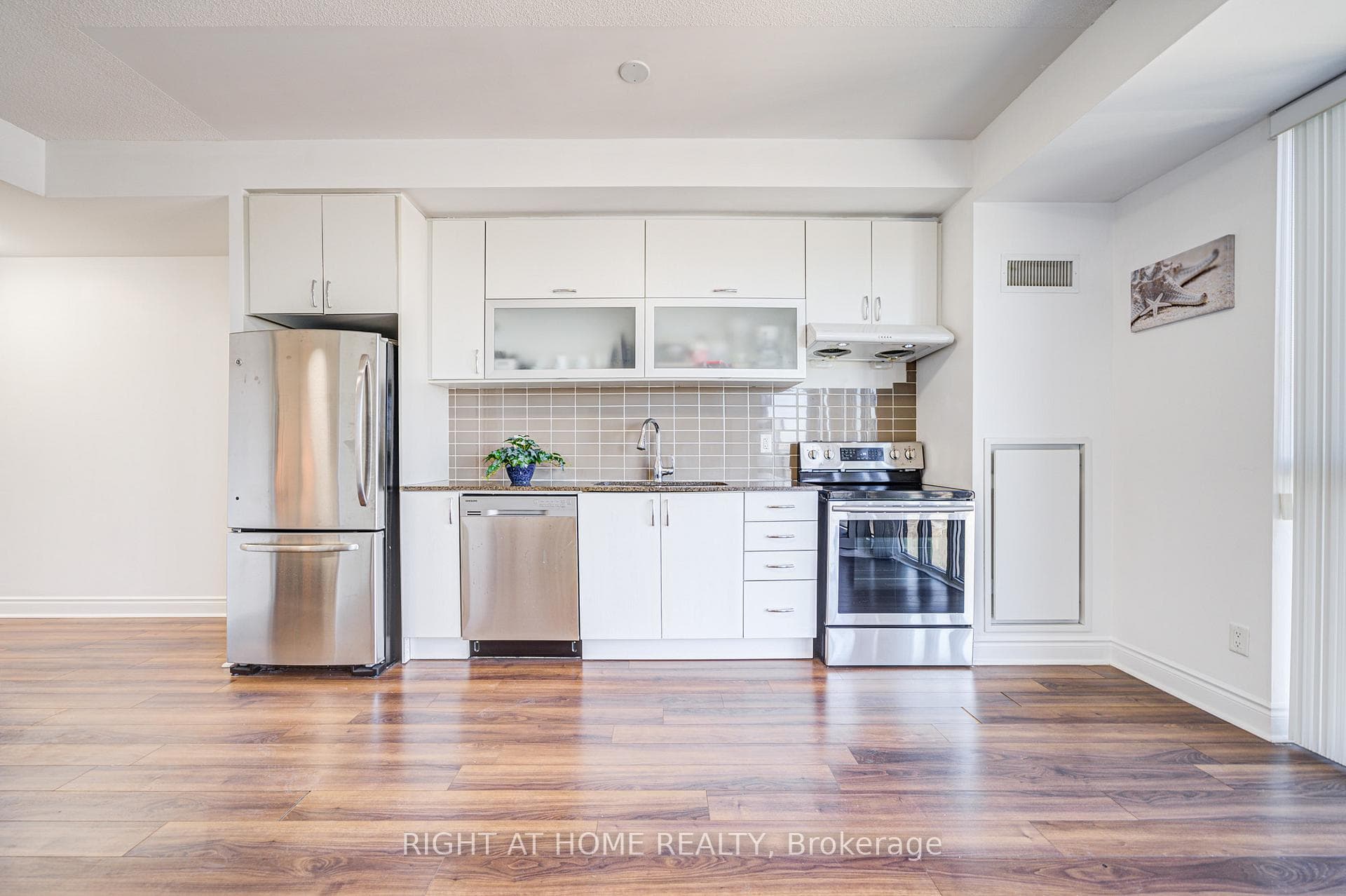 28 Ted Rogers Way Unit 3008 photo 16