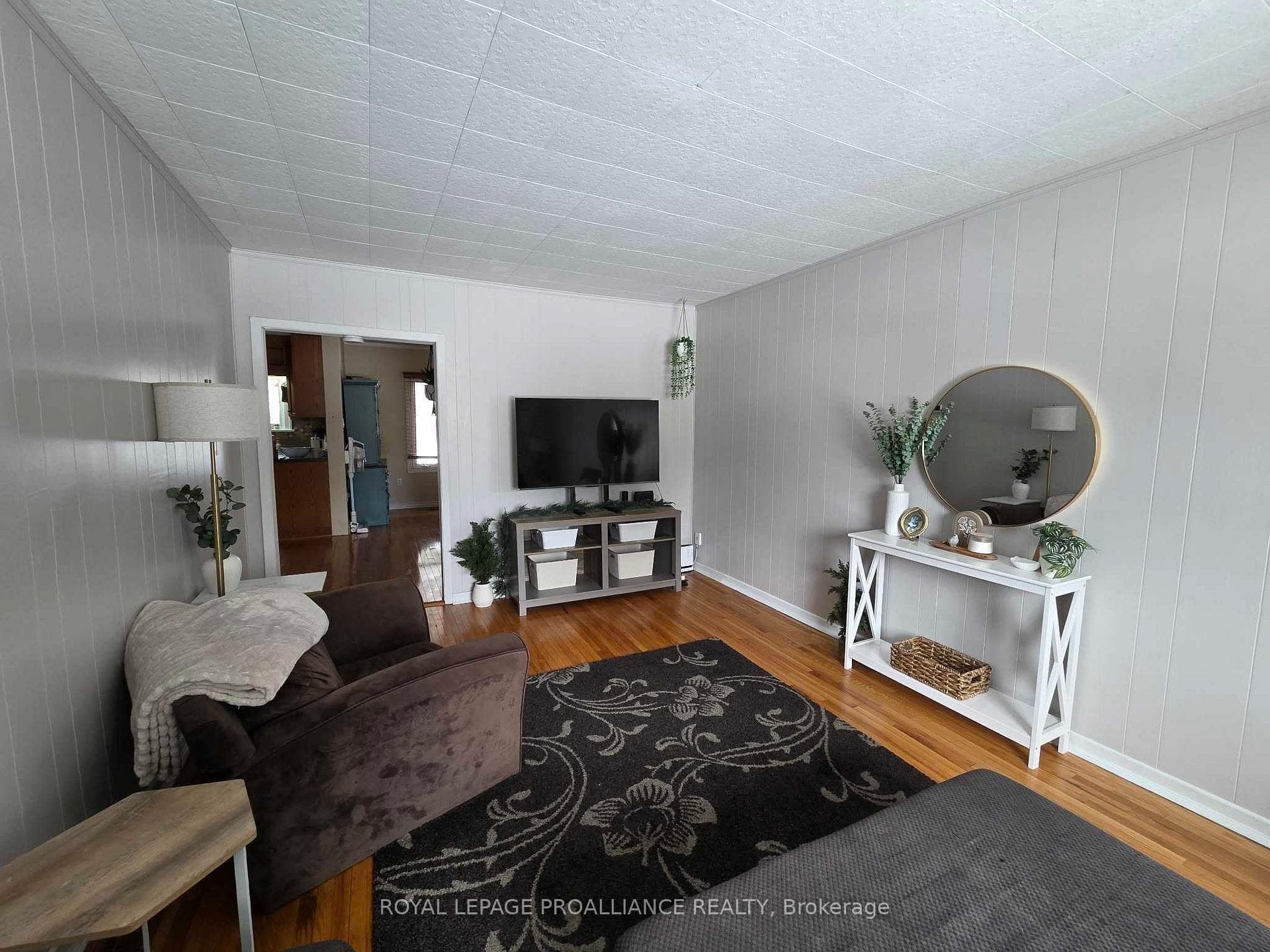 76 Benjamin Street photo 10