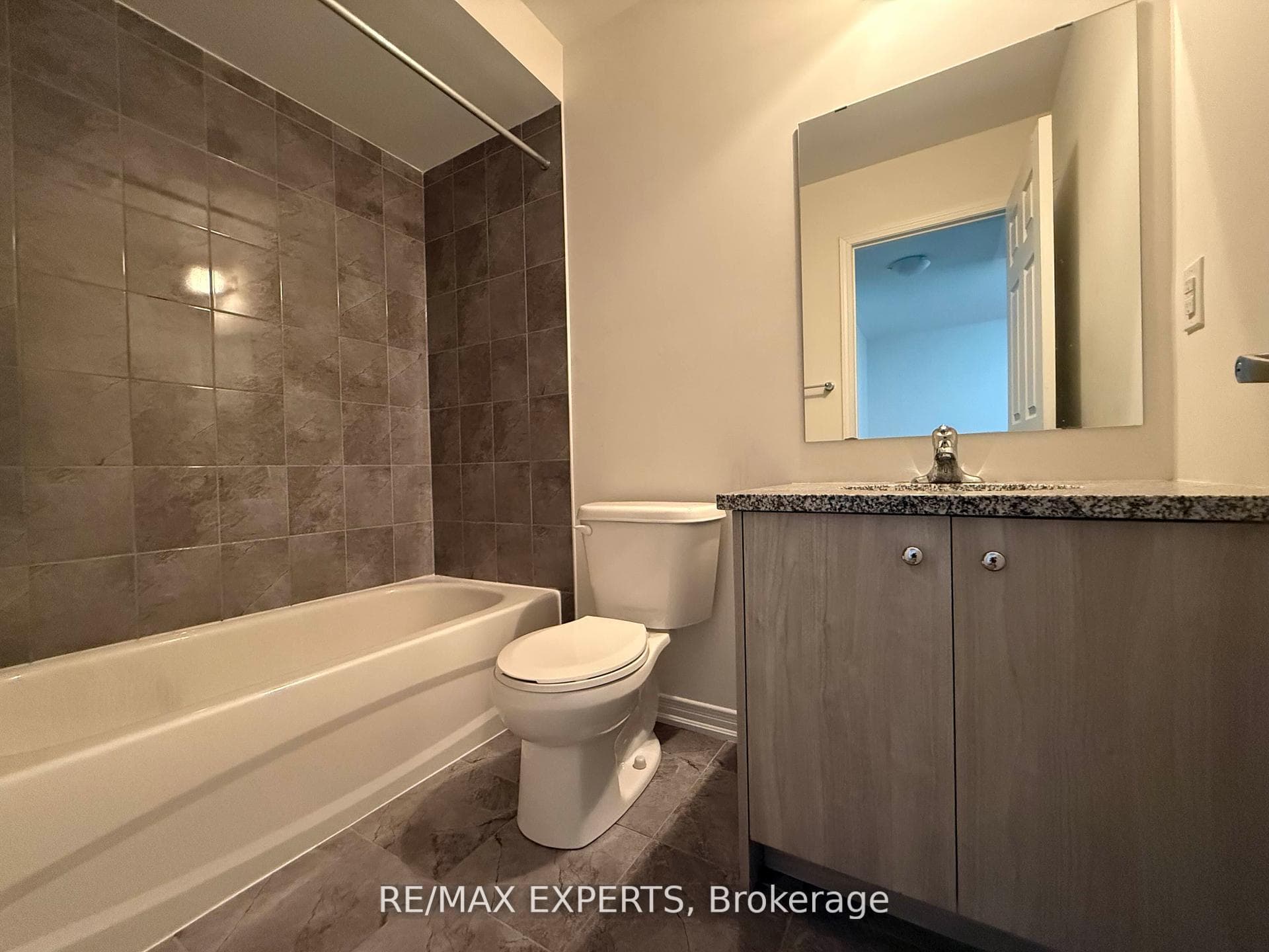 5 Woodstream Drive photo 23