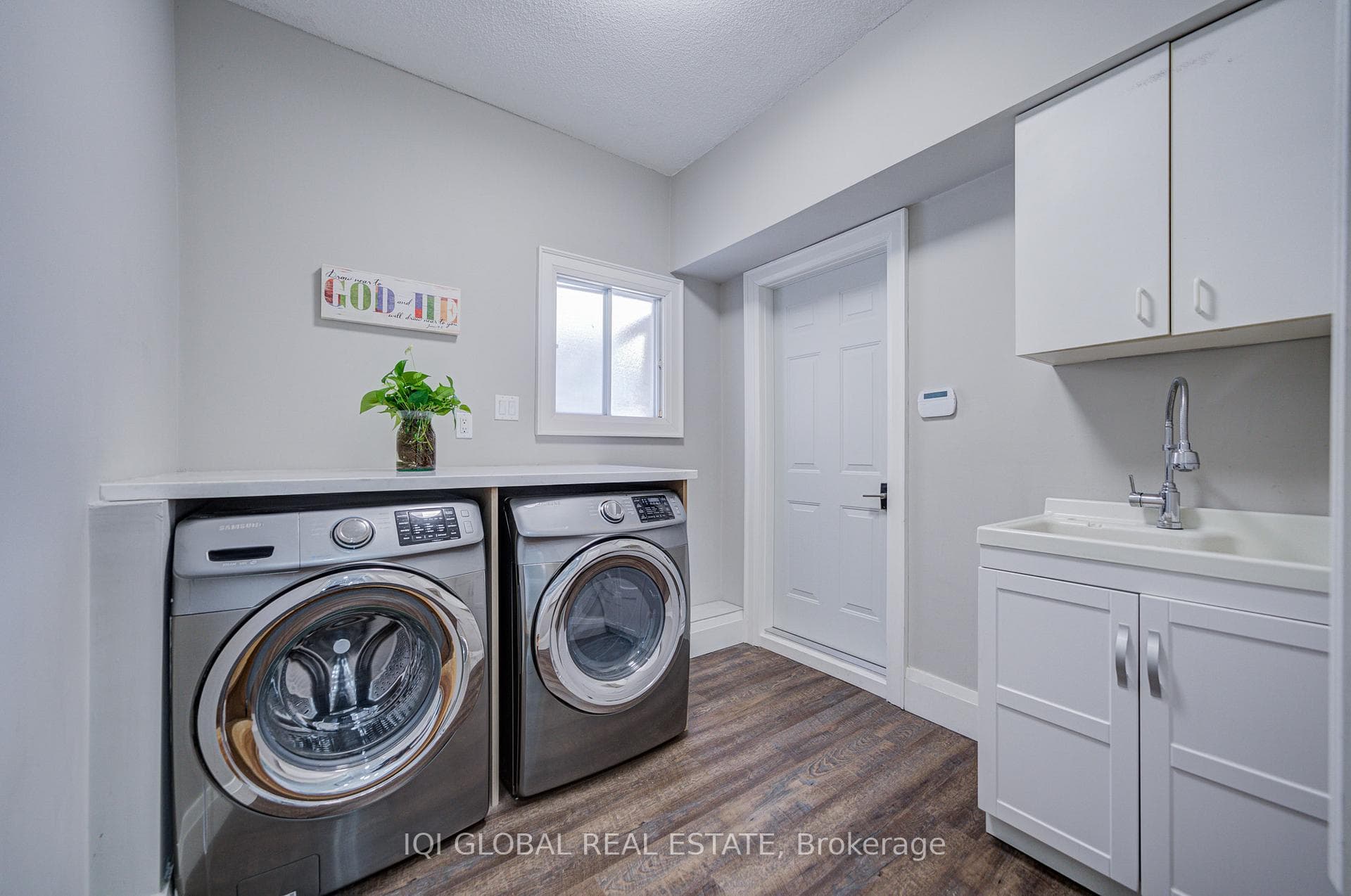 235 Belview Avenue photo 21