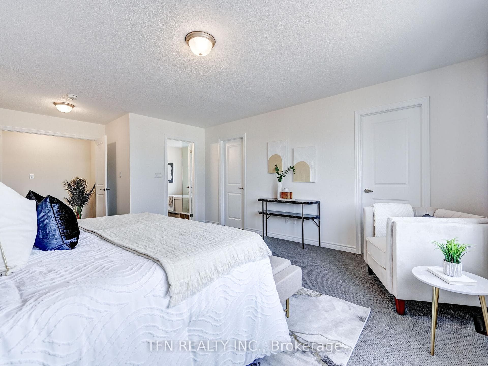 66 Oriole Crescent photo 21