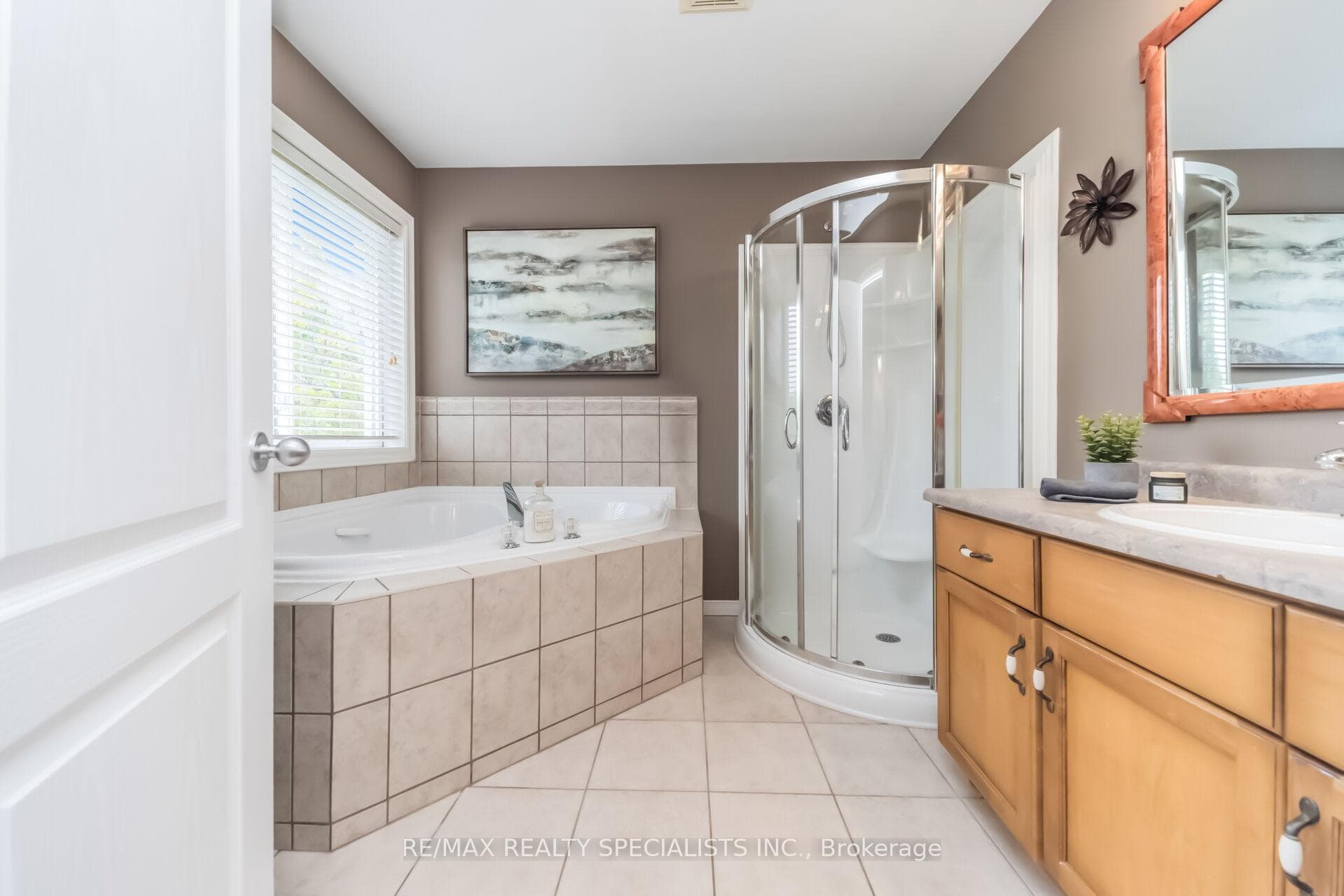 77 McMaster Road photo 22