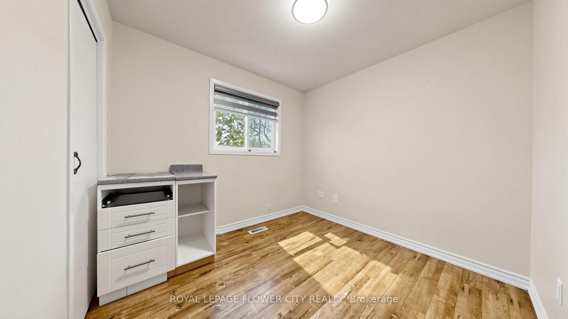 307 Royal Salisbury Way photo 17