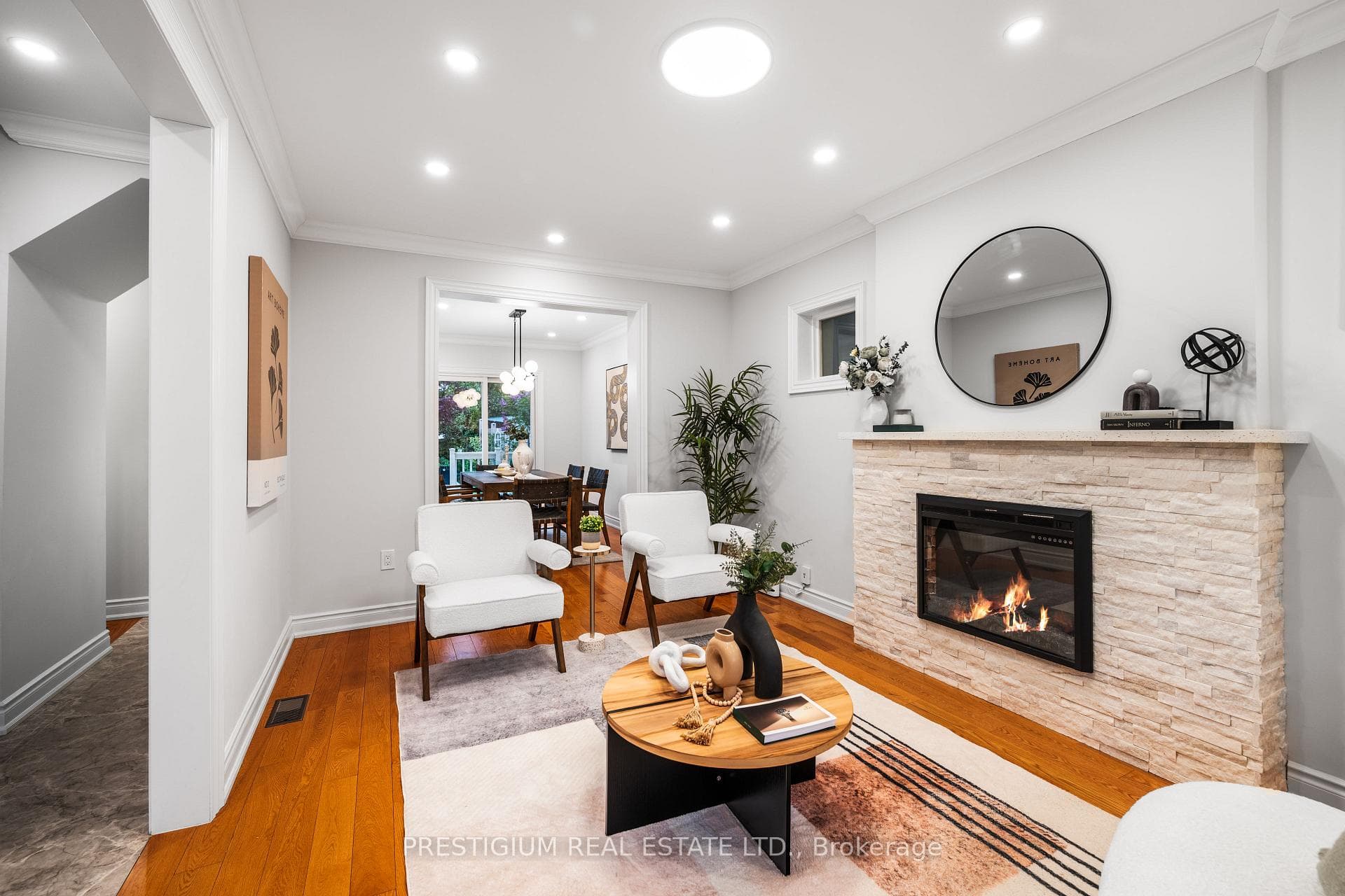 556 Davisville Avenue photo 5